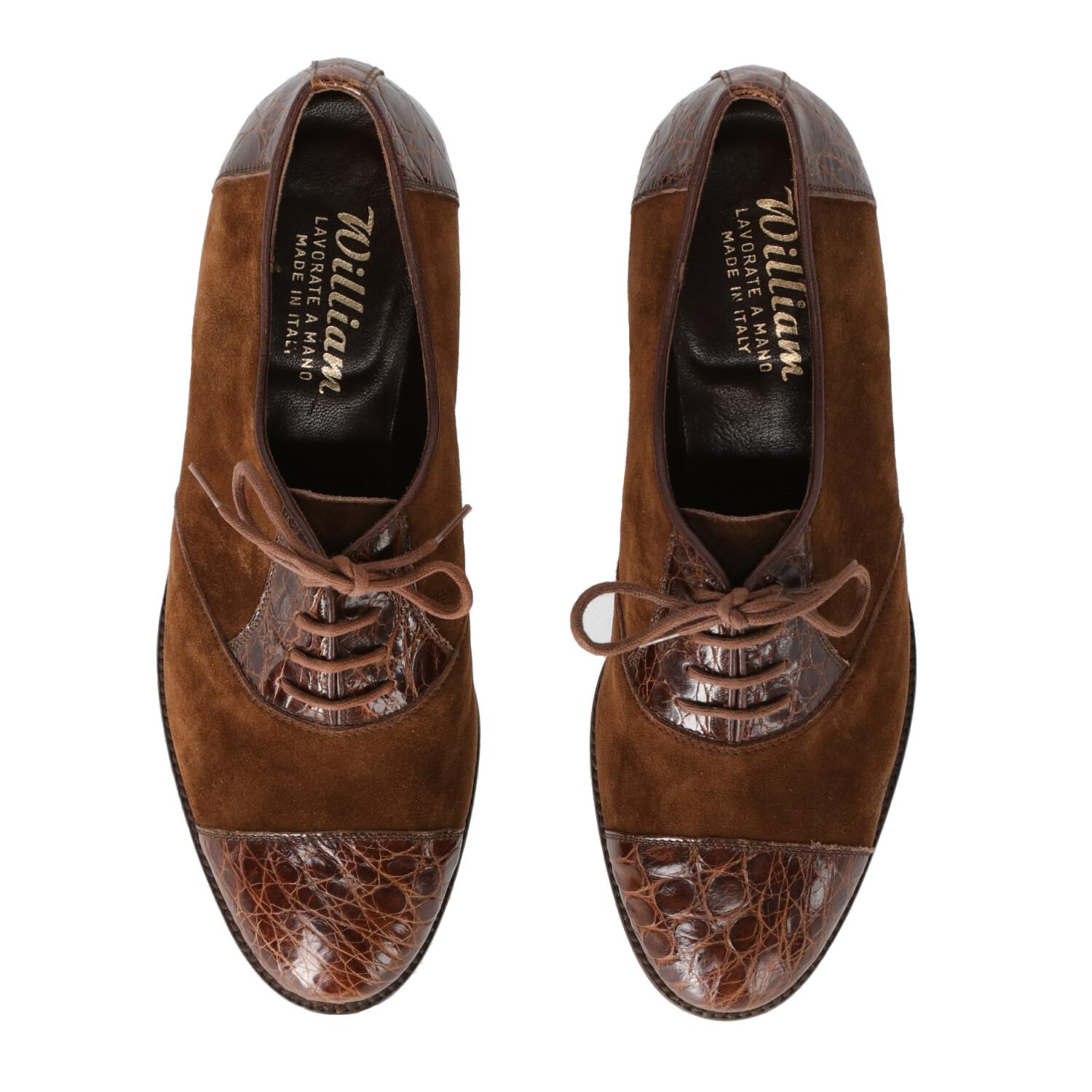 Brown 1990s William Lace-Up Shoes For Sale
