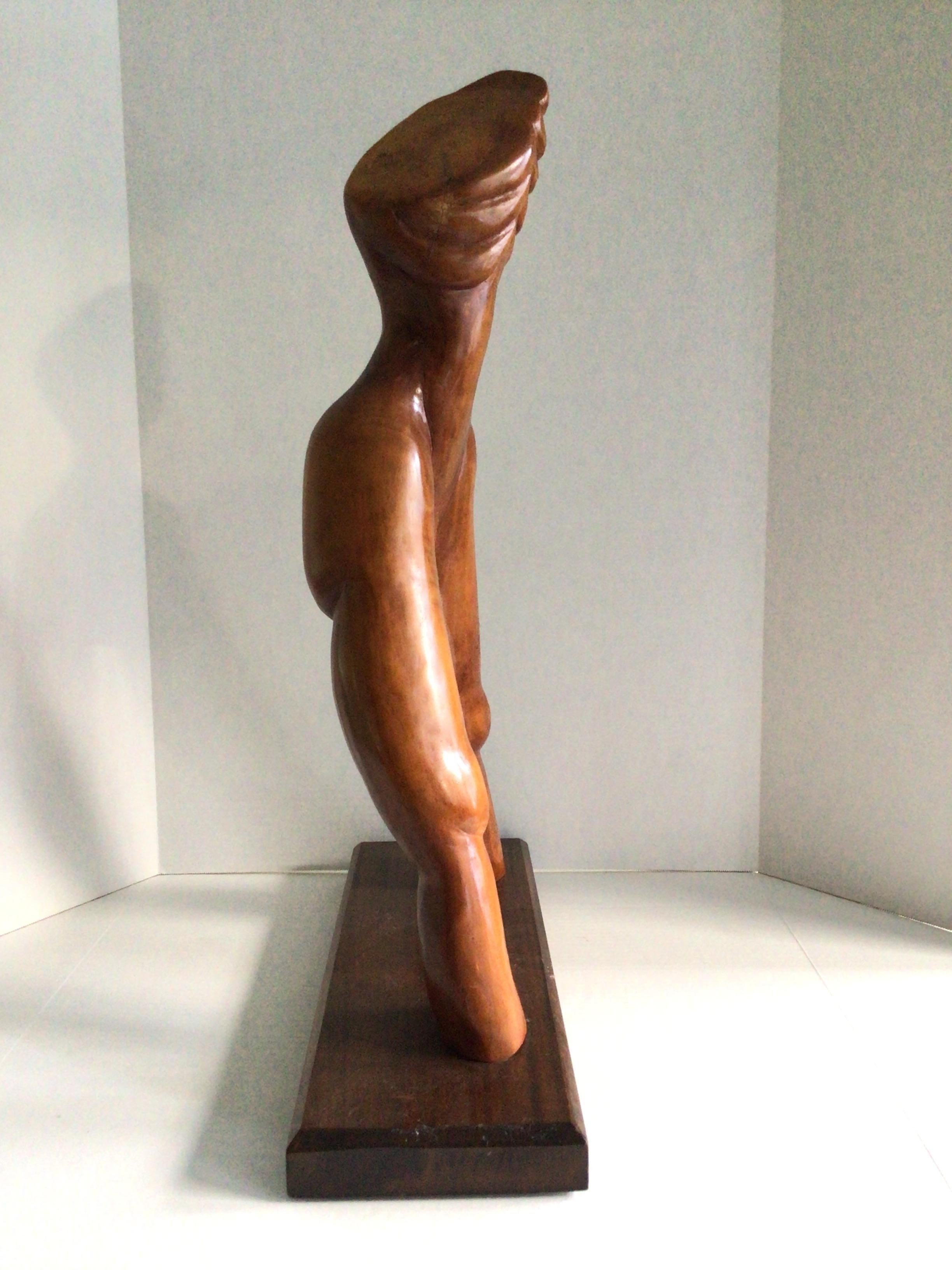 Intagliato a mano Scultura in legno degli anni '90 di un corpo biomorfo su base di legno in vendita