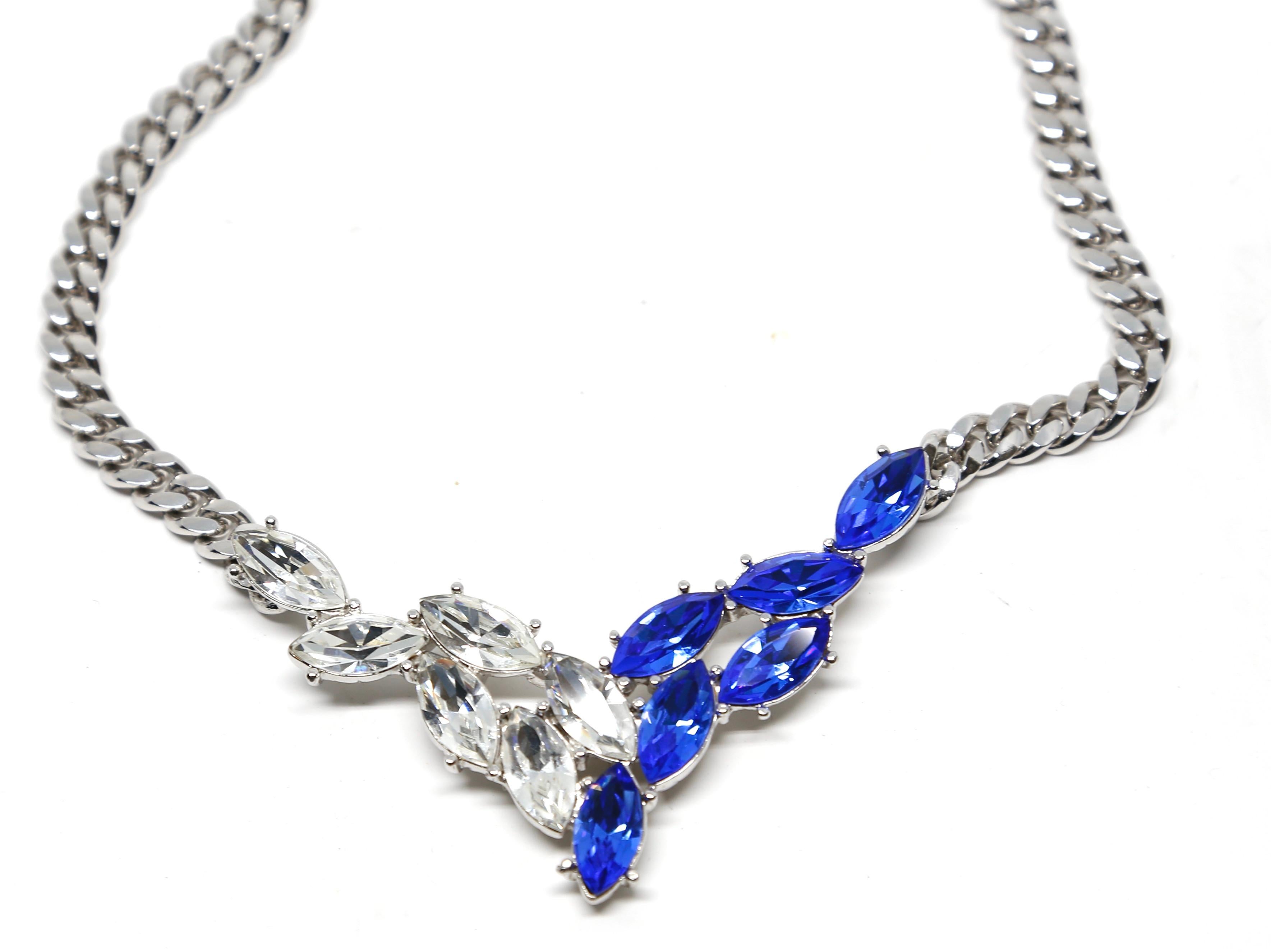 Femenino o masculino Collar de cristal facetado azul y transparente YVES SAINT LAURENT años 90 en venta