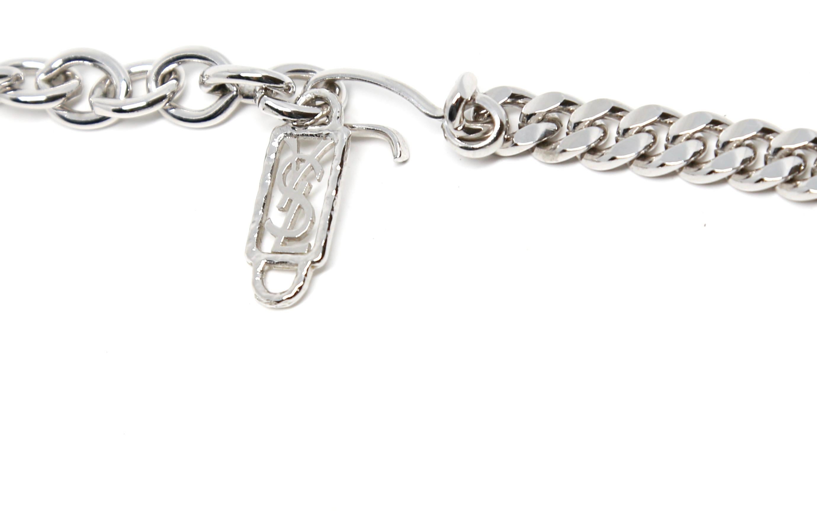 Collar de cristal facetado azul y transparente YVES SAINT LAURENT años 90 en venta 3