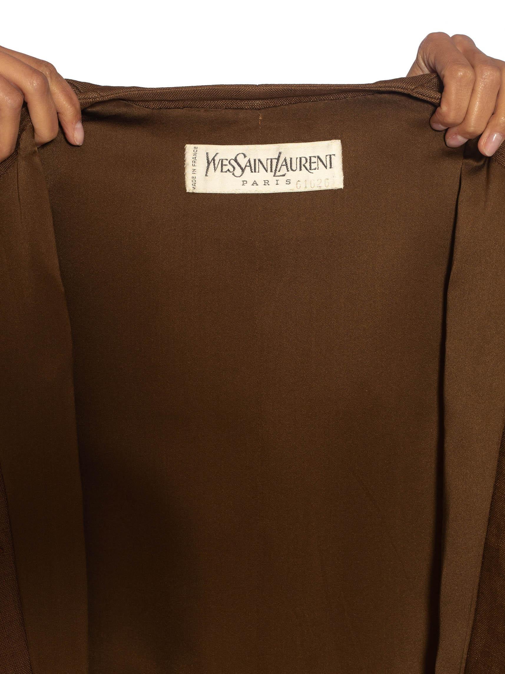 1990S Yves Saint Laurent Giacca 3/4 in lino marrone Haute Couture con Wood in vendita 5