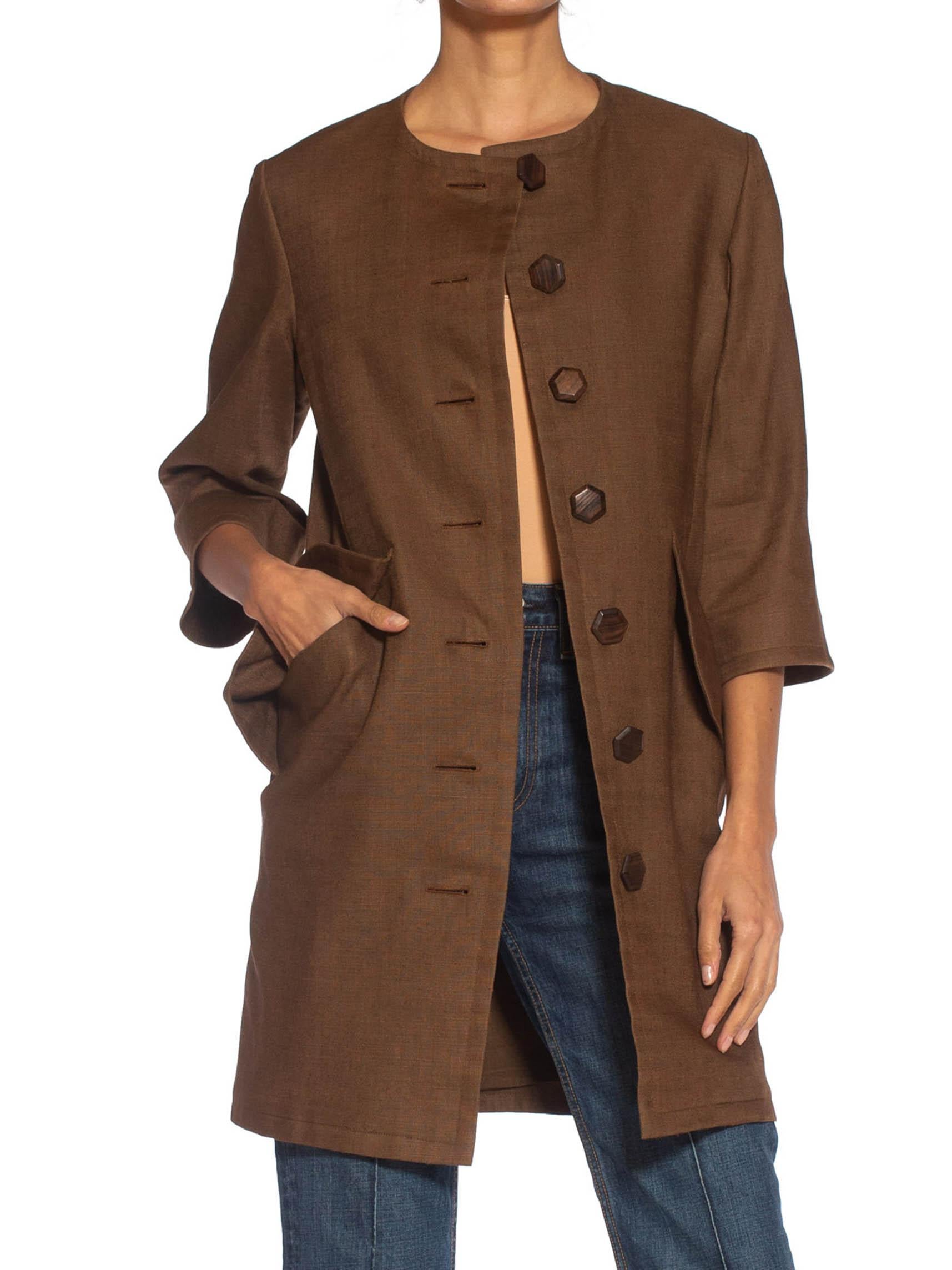 Marrone 1990S Yves Saint Laurent Giacca 3/4 in lino marrone Haute Couture con Wood in vendita