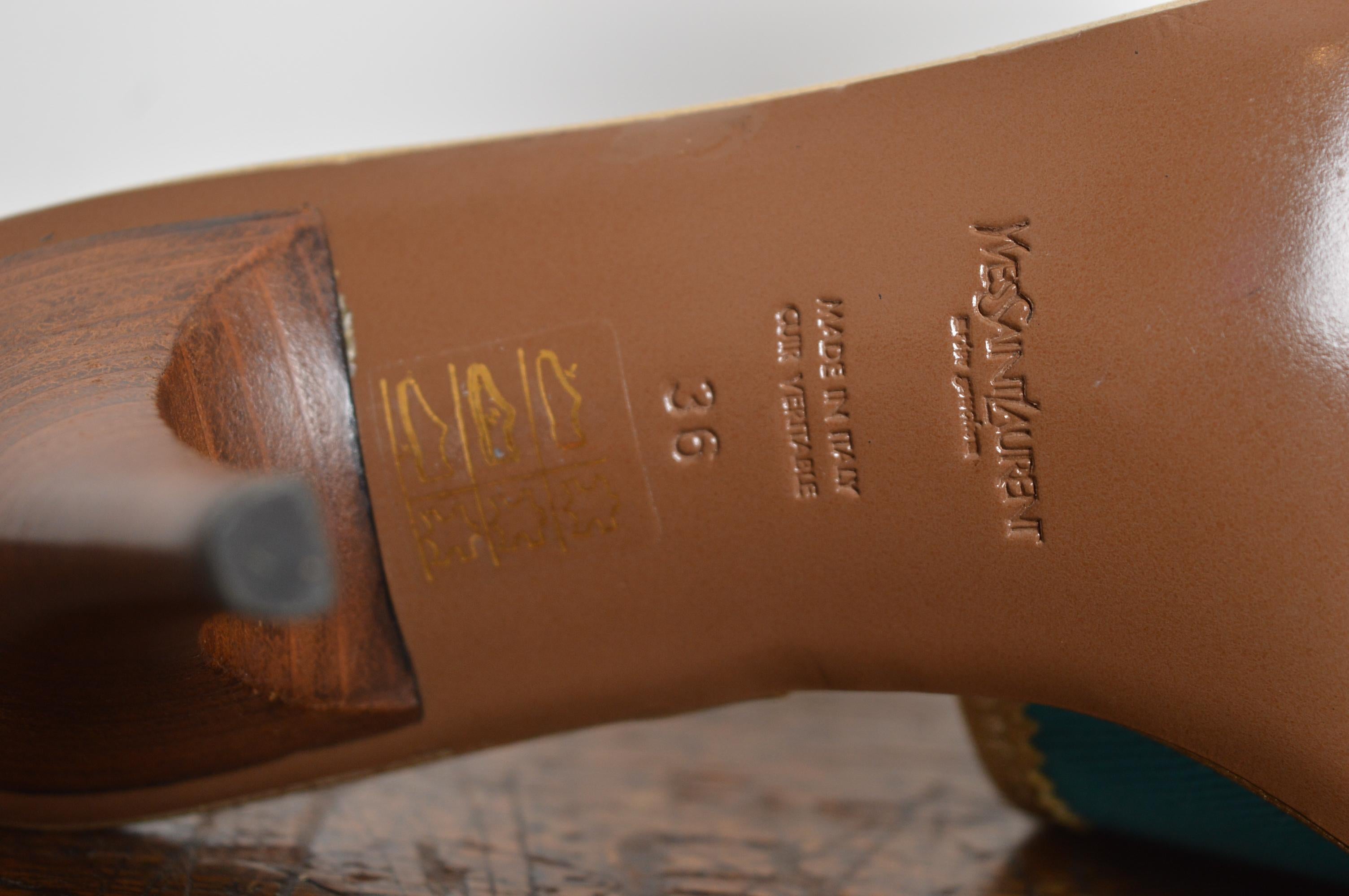 1990's Yves Saint Laurent Leinwand Teal Türkis & Gold Slip On Mules High Heels im Angebot 13
