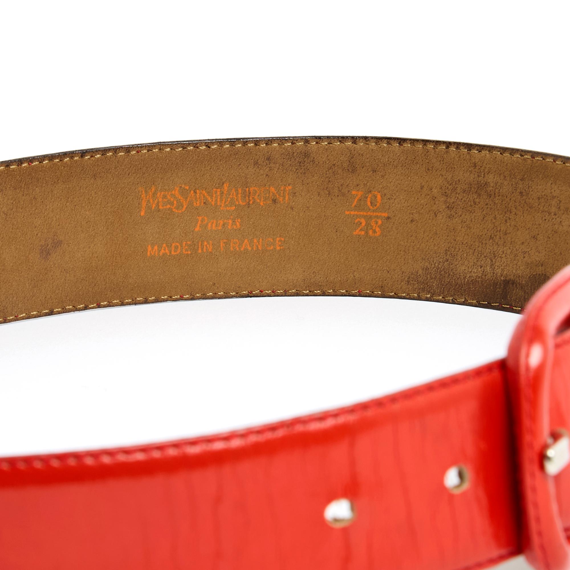 1990s Yves Saint Laurent Coral Red Leather Belt Fr70 In Good Condition In PARIS, FR