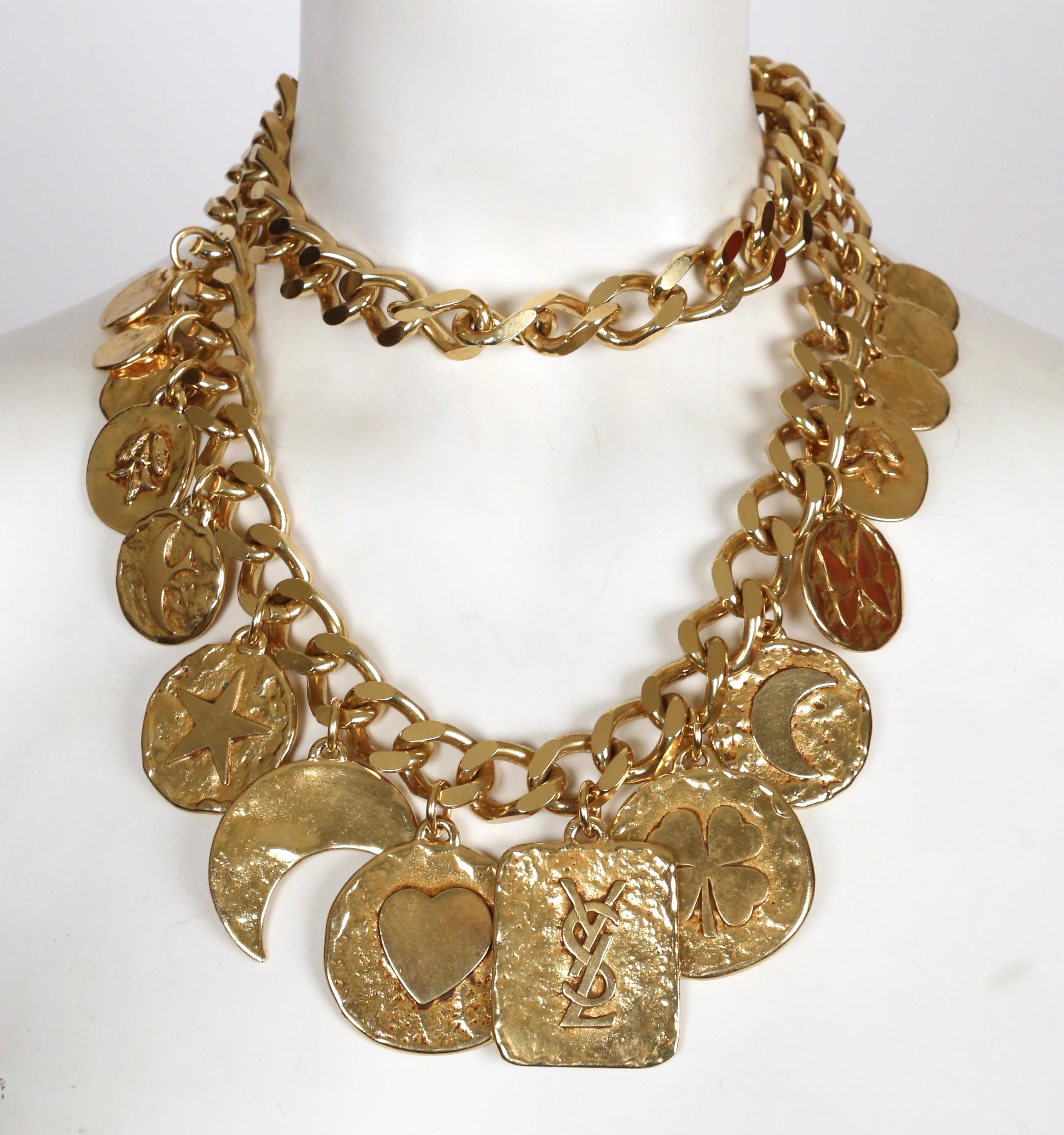 YVES SAINT LAURENT, ceinture ou collier à breloques à pièces dorées des années 1990 en vente 3