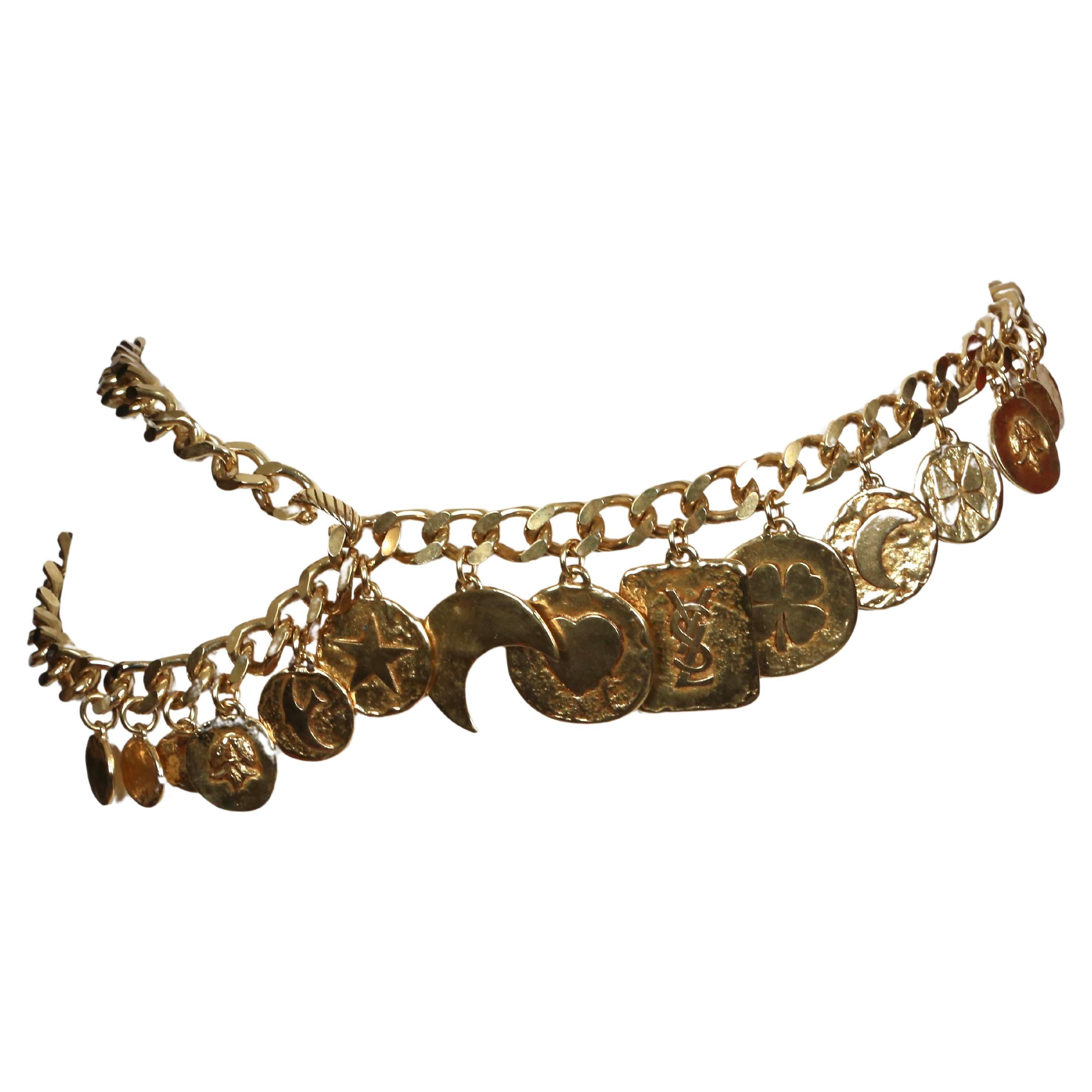 YVES SAINT LAURENT, ceinture ou collier à breloques à pièces dorées des années 1990 en vente
