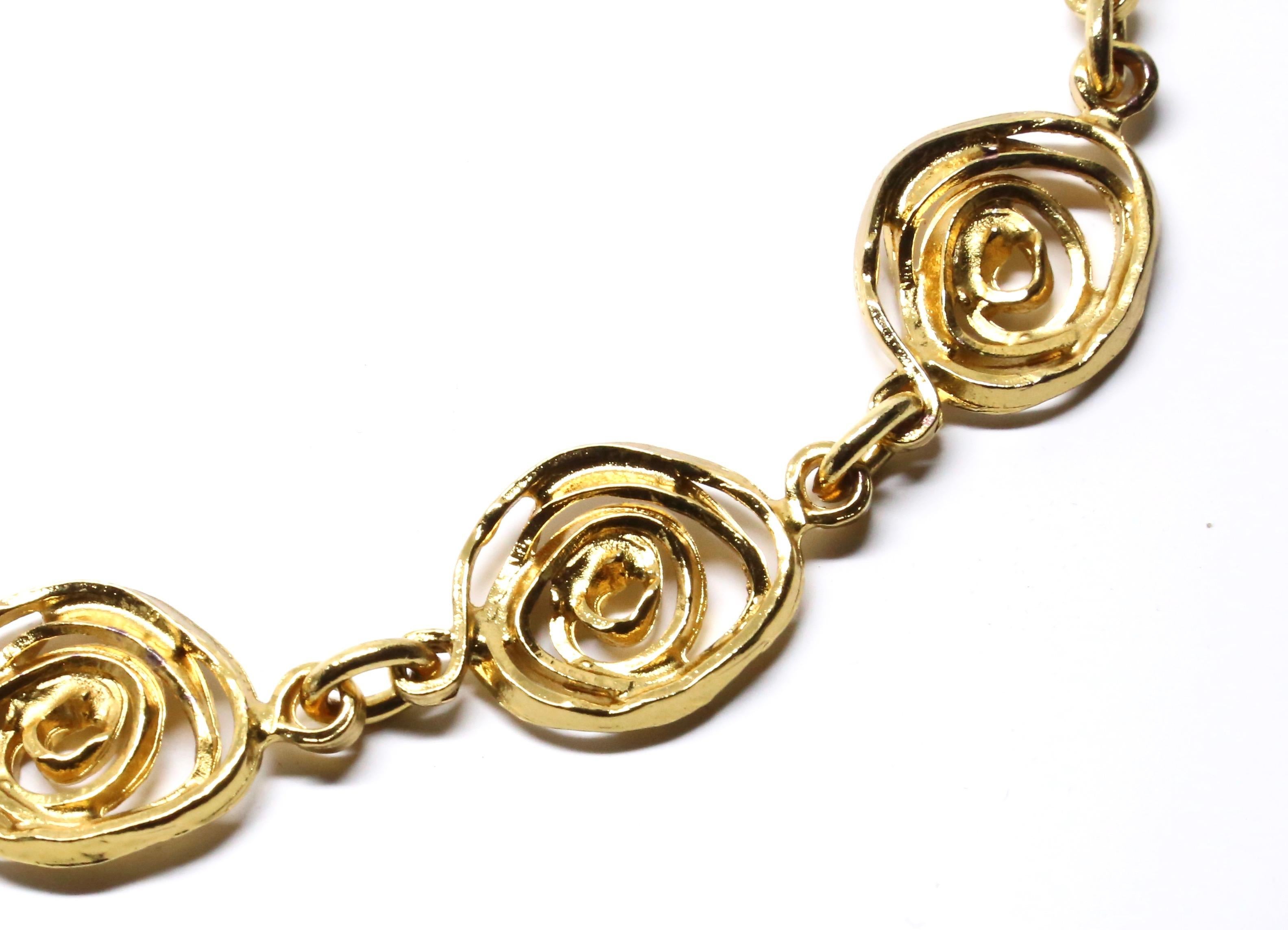 1990's YVES SAINT LAURENT gilt rose necklace In Good Condition For Sale In San Fransisco, CA
