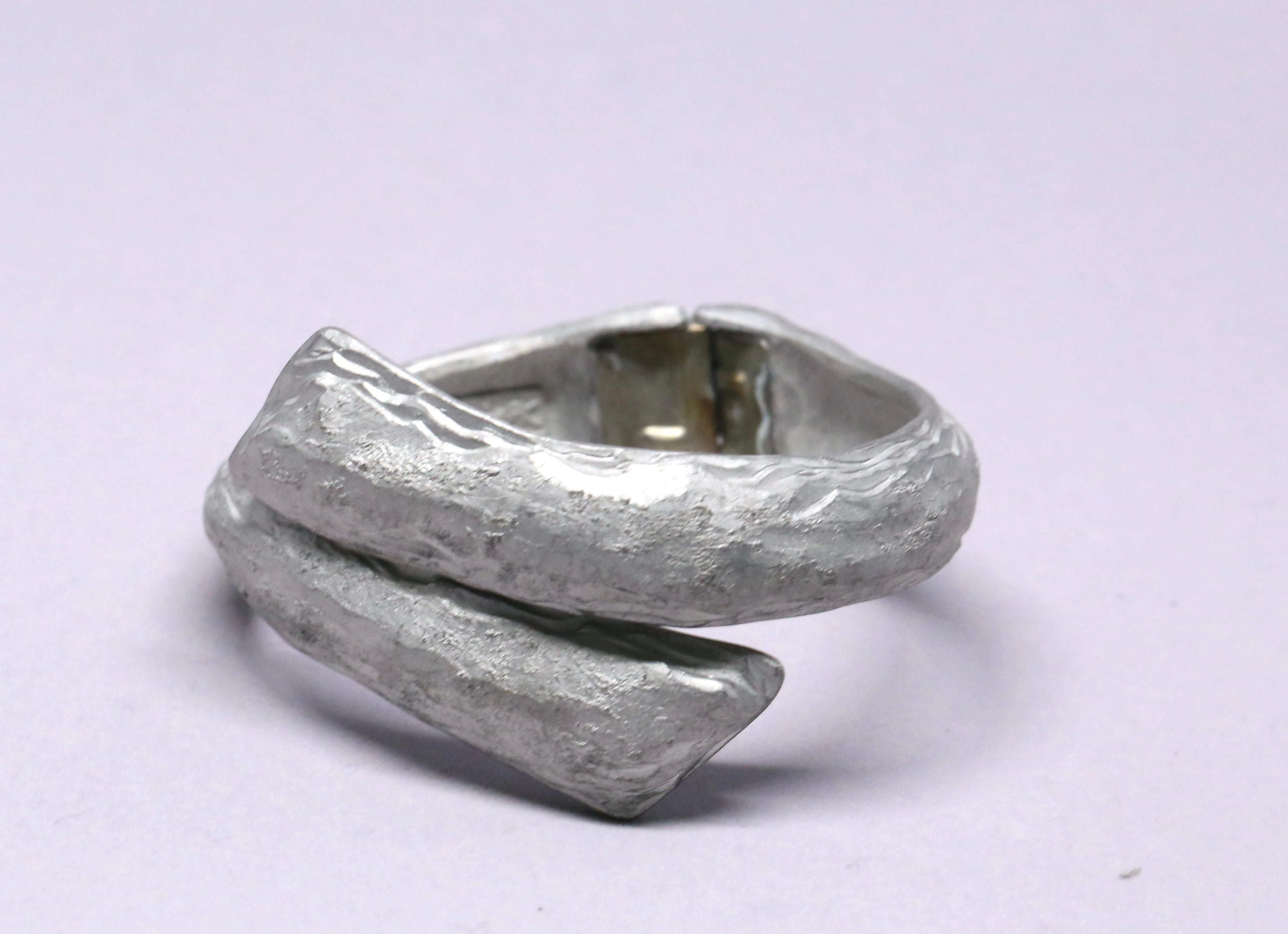 Bracciale Yves Saint Laurent del 1990 in argento opaco a forma di organo In condizioni buone in vendita a San Fransisco, CA