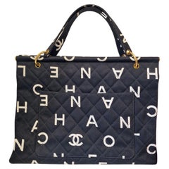 Anni '90Borsa a tracolla con logo di Chanel
