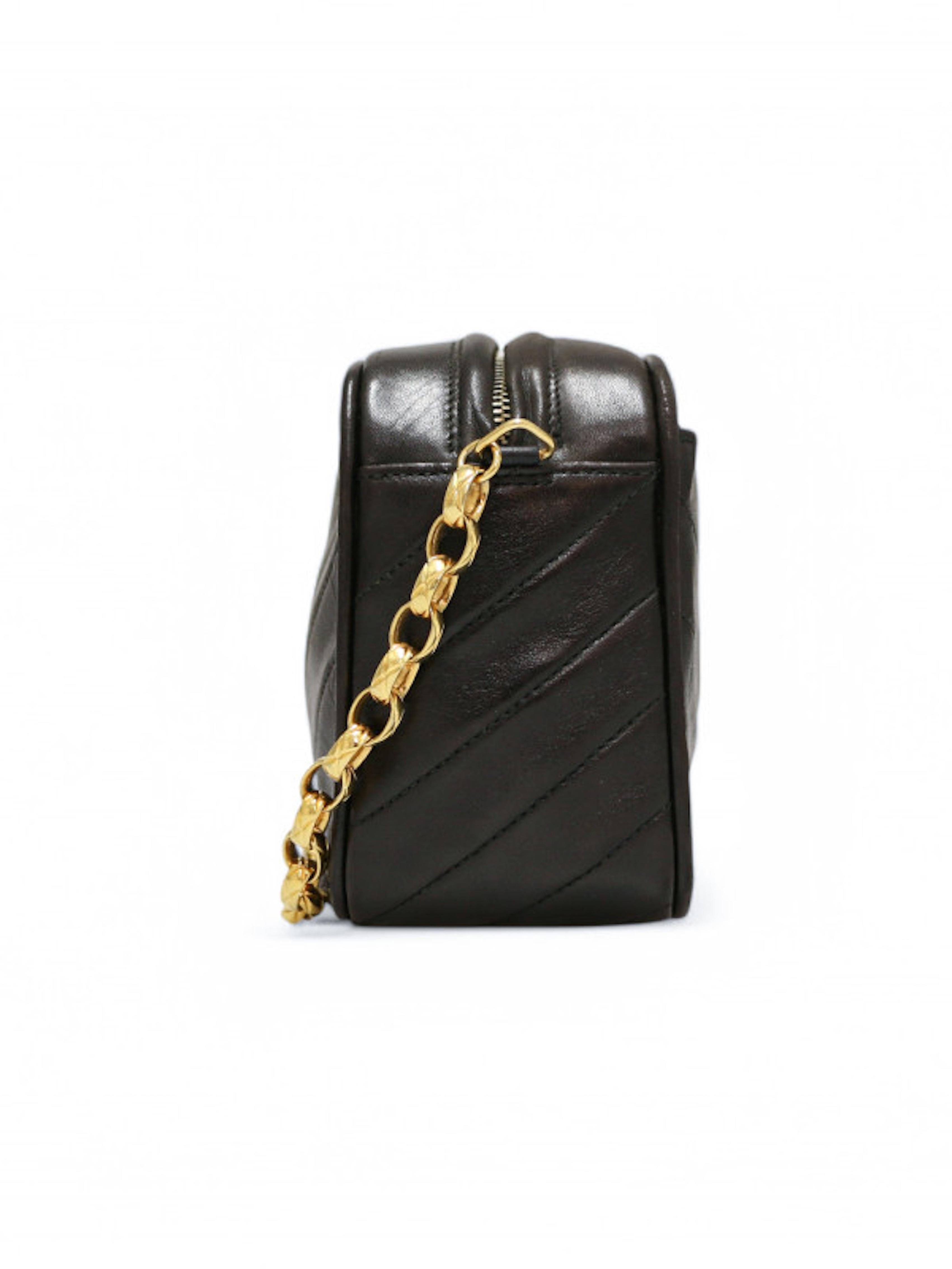 1991-1994 Chanel mini sac Caméra Bon état - En vente à Paris, FR