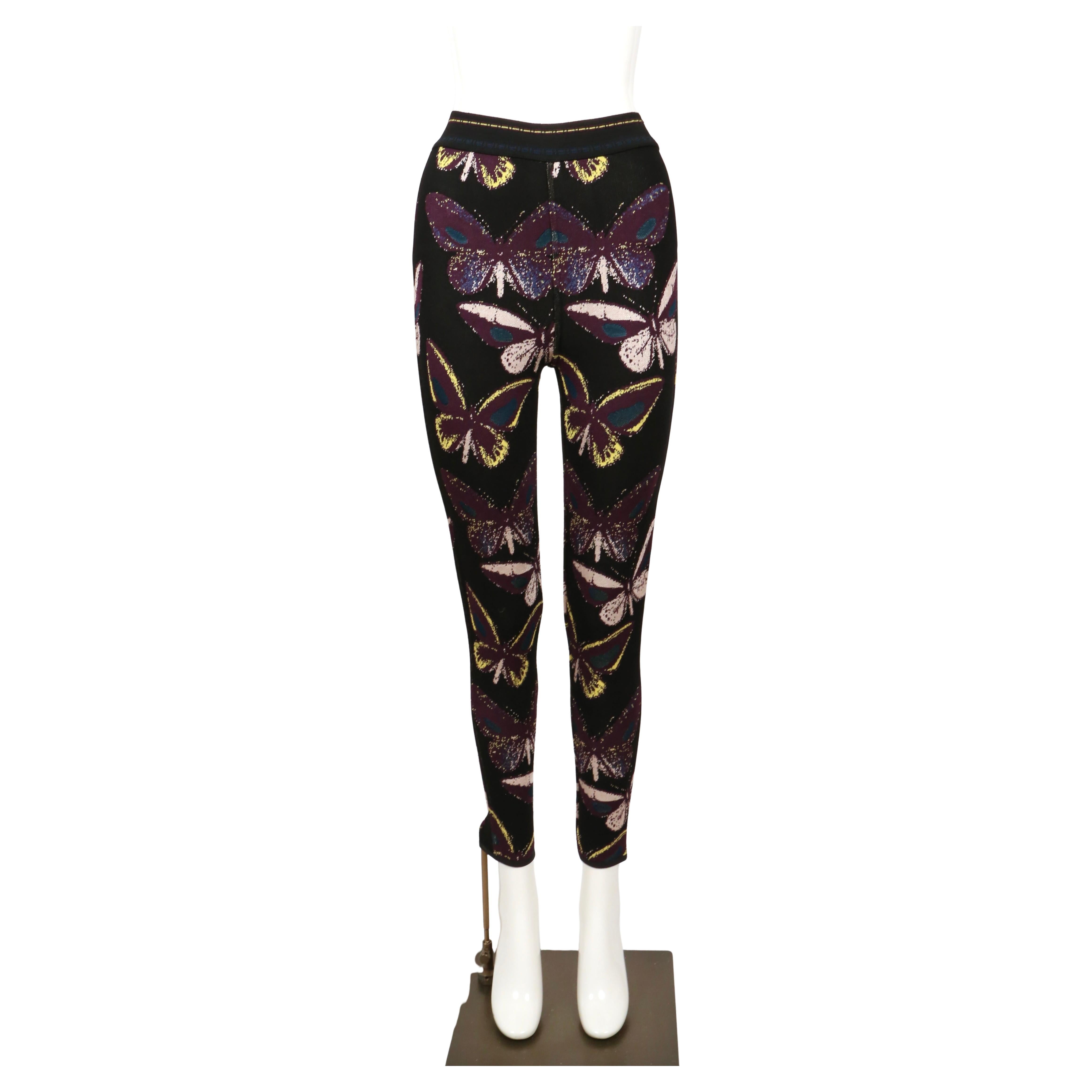 Très rare legging avec motif papillon d'Azzedine Alaia datant de l'automne 1991 tel que vu sur le défilé. Labellisée en taille M, elle est pourtant plus petite. Mesures approximatives sans étirement : taille un peu moins de 22