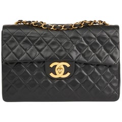 1991 Chanel Sac à rabat Maxi Jumbo XL Vintage en cuir d'agneau matelassé noir