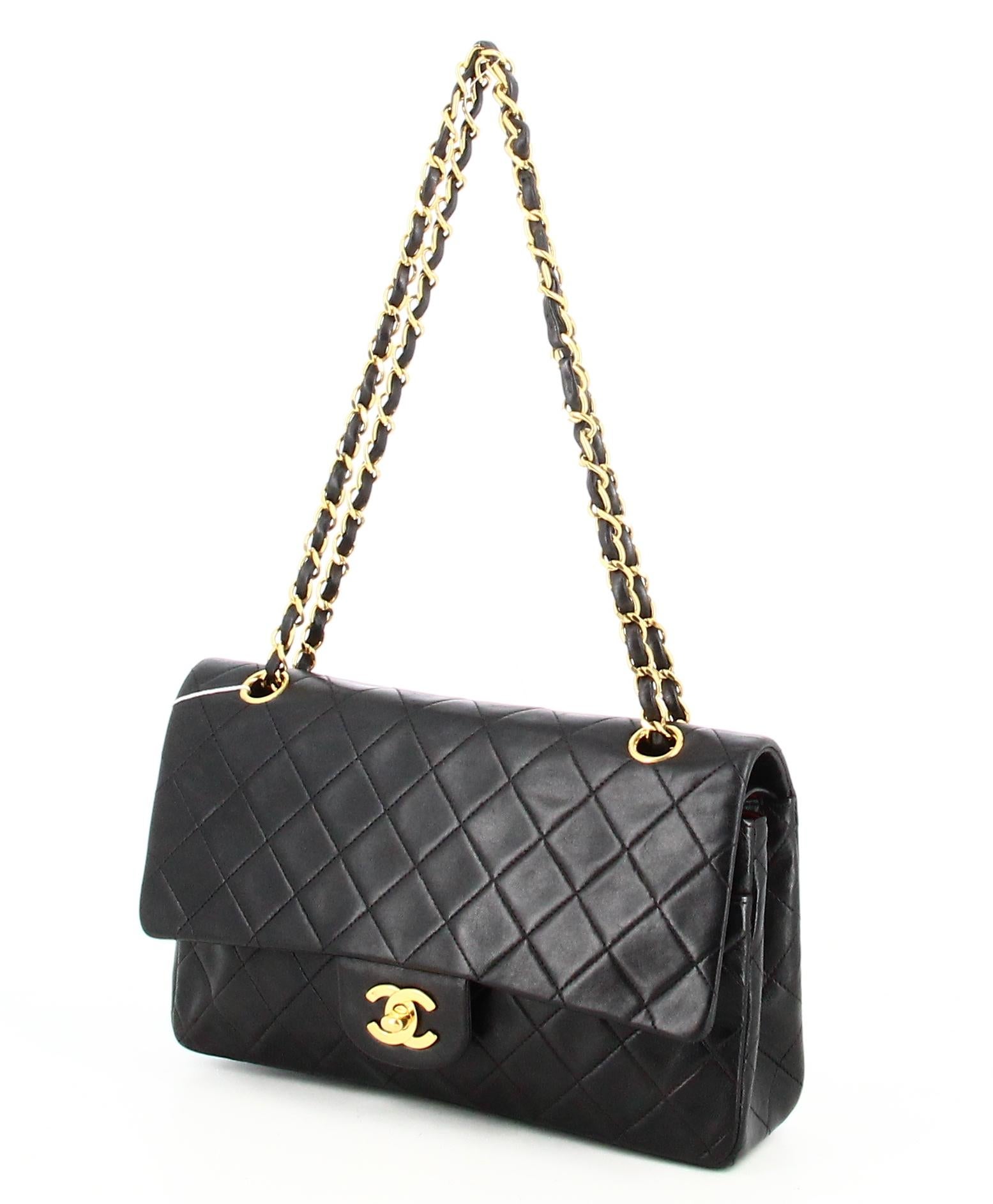 1991 Chanel Timeless Handbag In Black Quilted Leather  In Good Condition In PARIS, FR