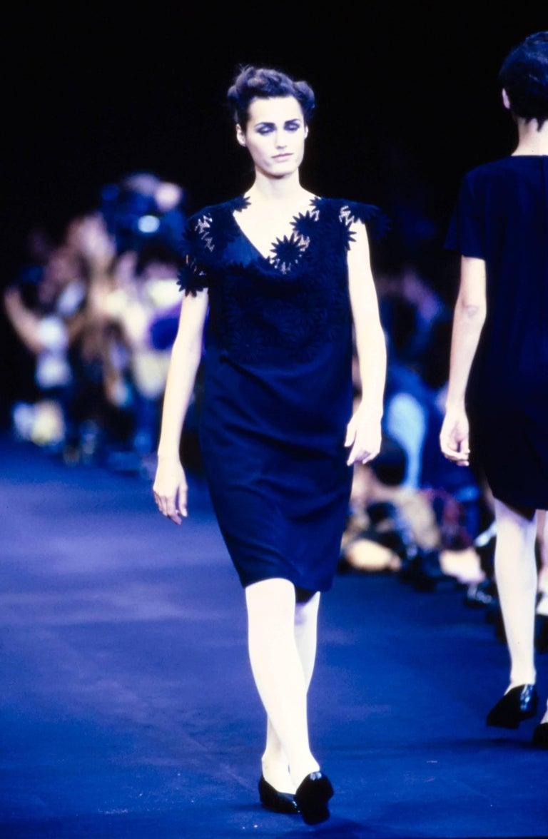 1991 COMME DES GARCONS schwarzes besticktes Spitzenkleid RUNWAY im Angebot 10