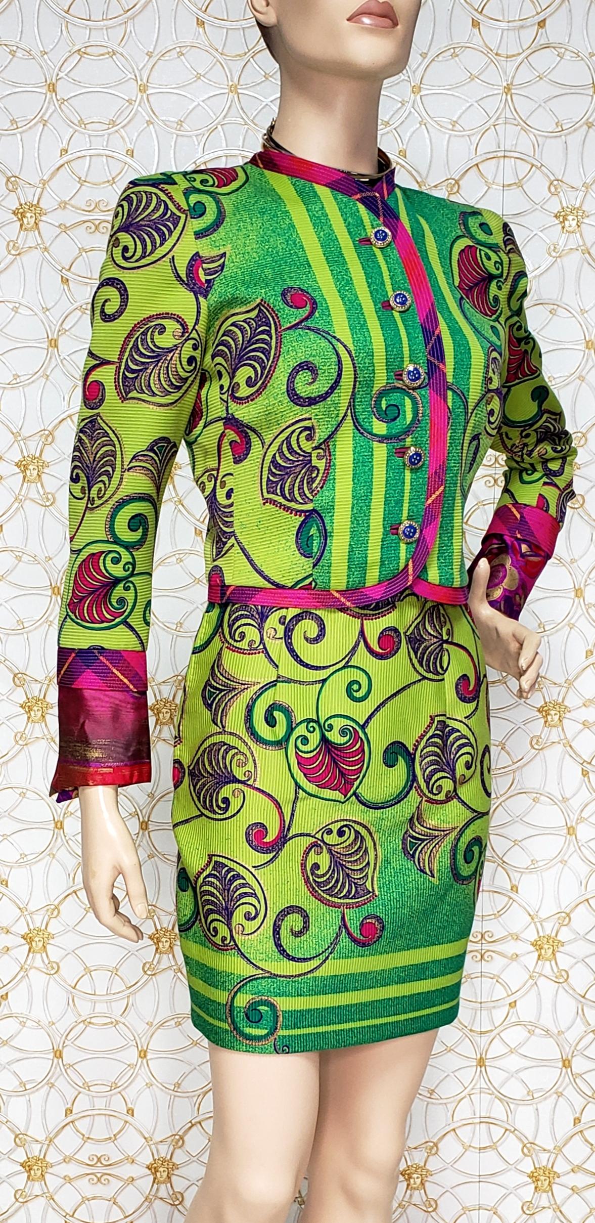 1991 GIANNI VERSACE Atelier Collection Green Vintage Jacket and Skirt Suit 4
