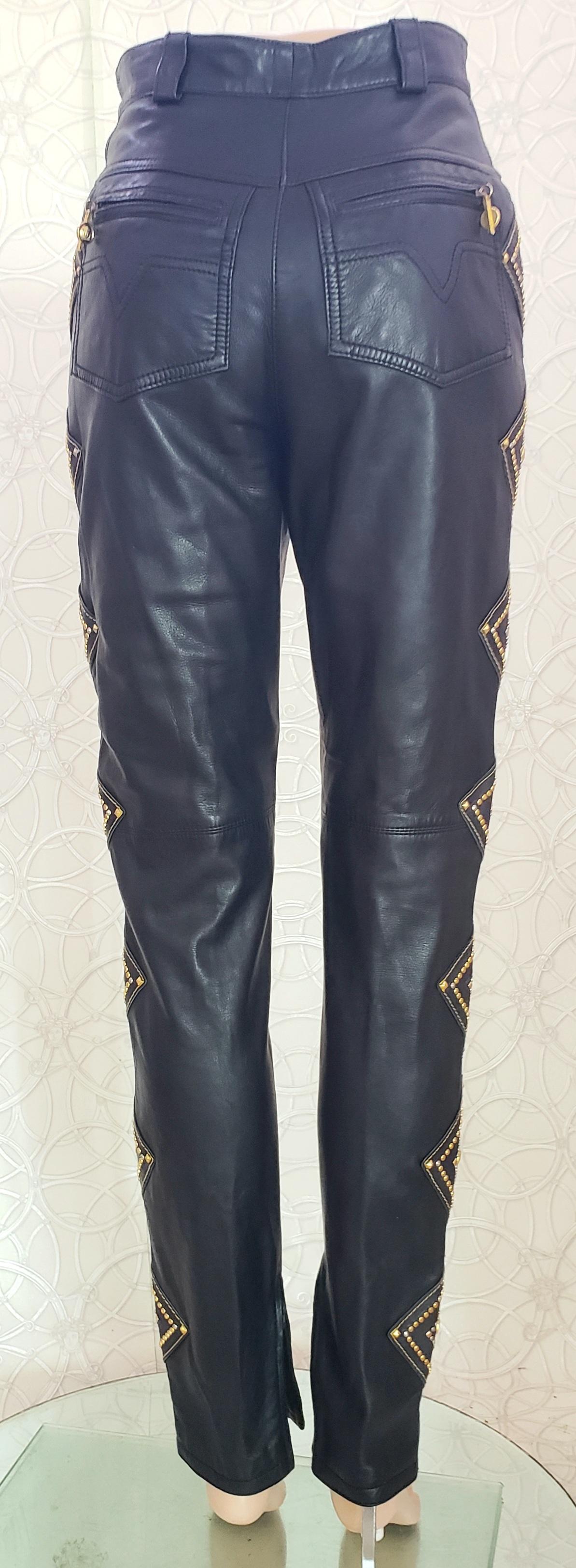 1991 GIANNI VERSACE PRIVATE MUSEUM WORTHY COLLECTION BLACK LEATHER STUDDED Pants For Sale 2