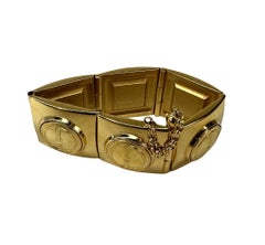 1991 Gucci Gold Tone Link 'GG' Medallion Logo Bracelet