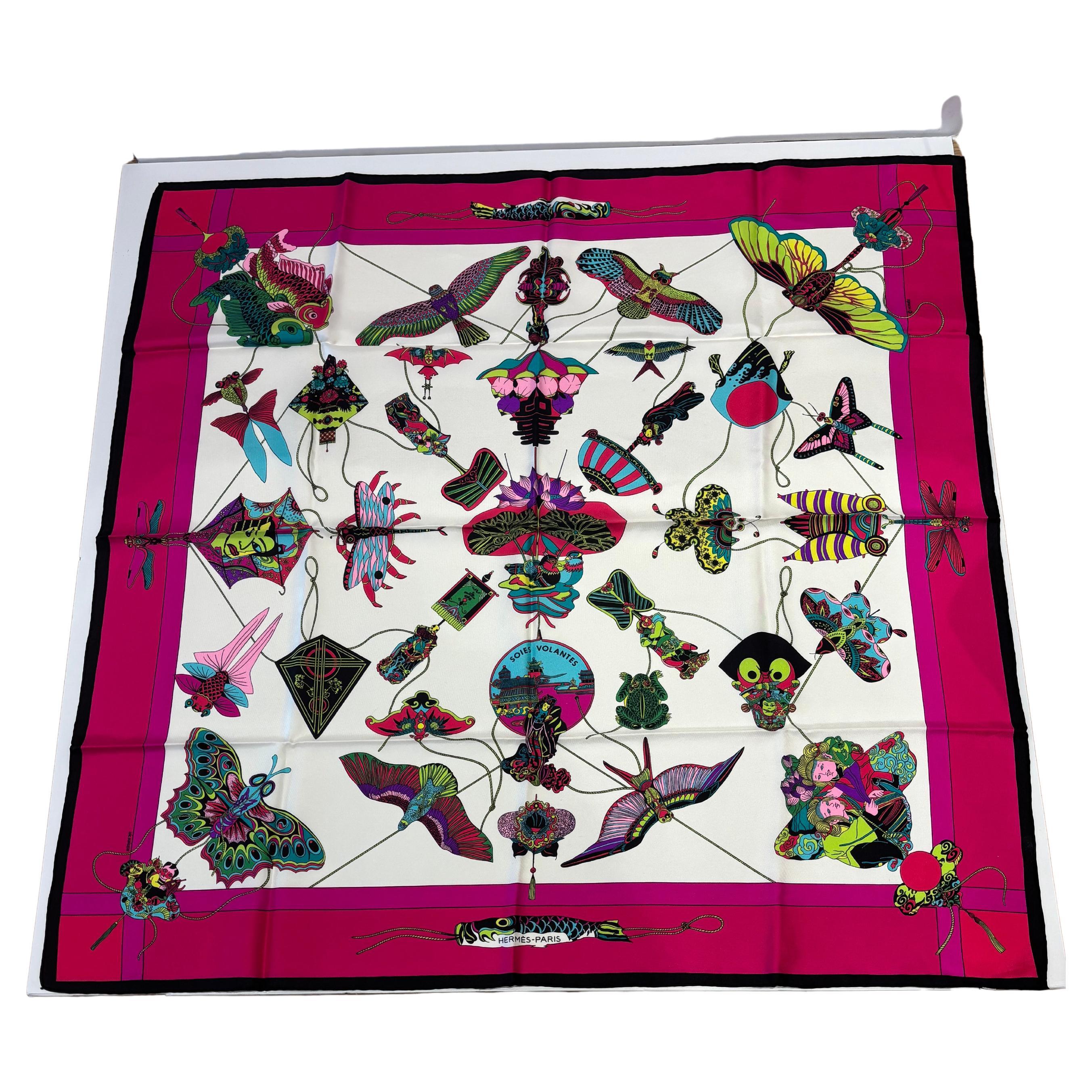 1991 Hermes "Soies Volantes" Sciarpa di seta di Loic Dubigeon 35'x35" in vendita