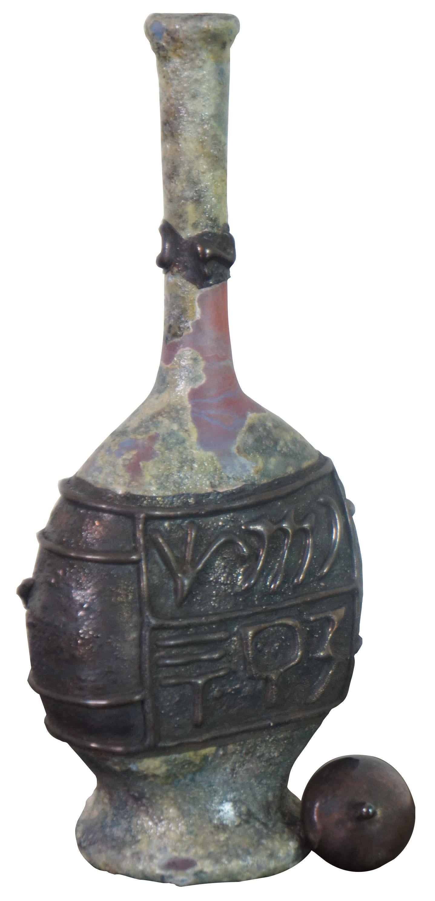 Néo-égyptien Domar isralien 1991 Verre d'art cramique avec superposition d'argent Bouteille de parfum Judaica en vente