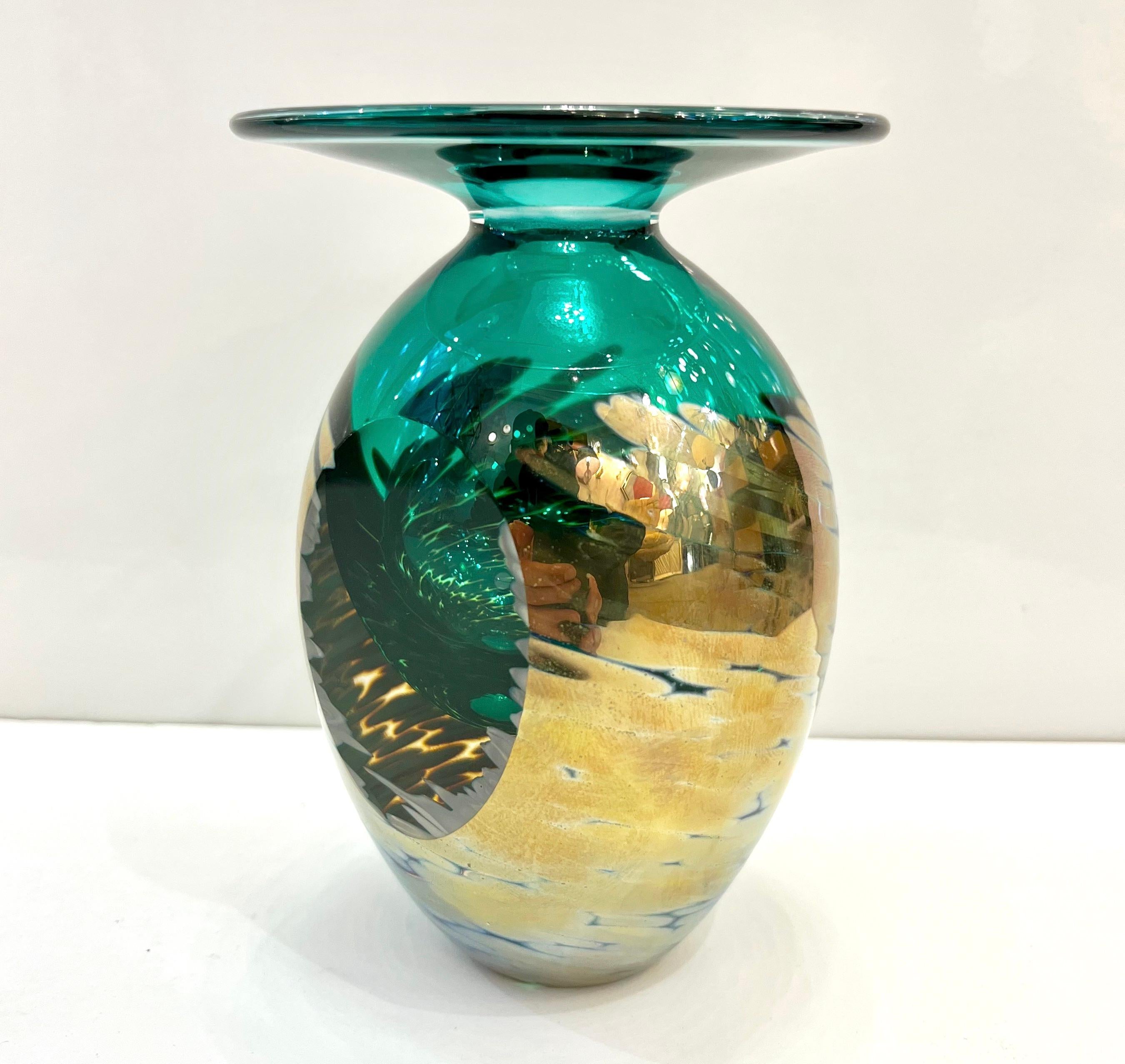 Post-Modern 1991 Italian Murano Art Glass Green Gold Sommerso Single Flower Oval Vase For Sale