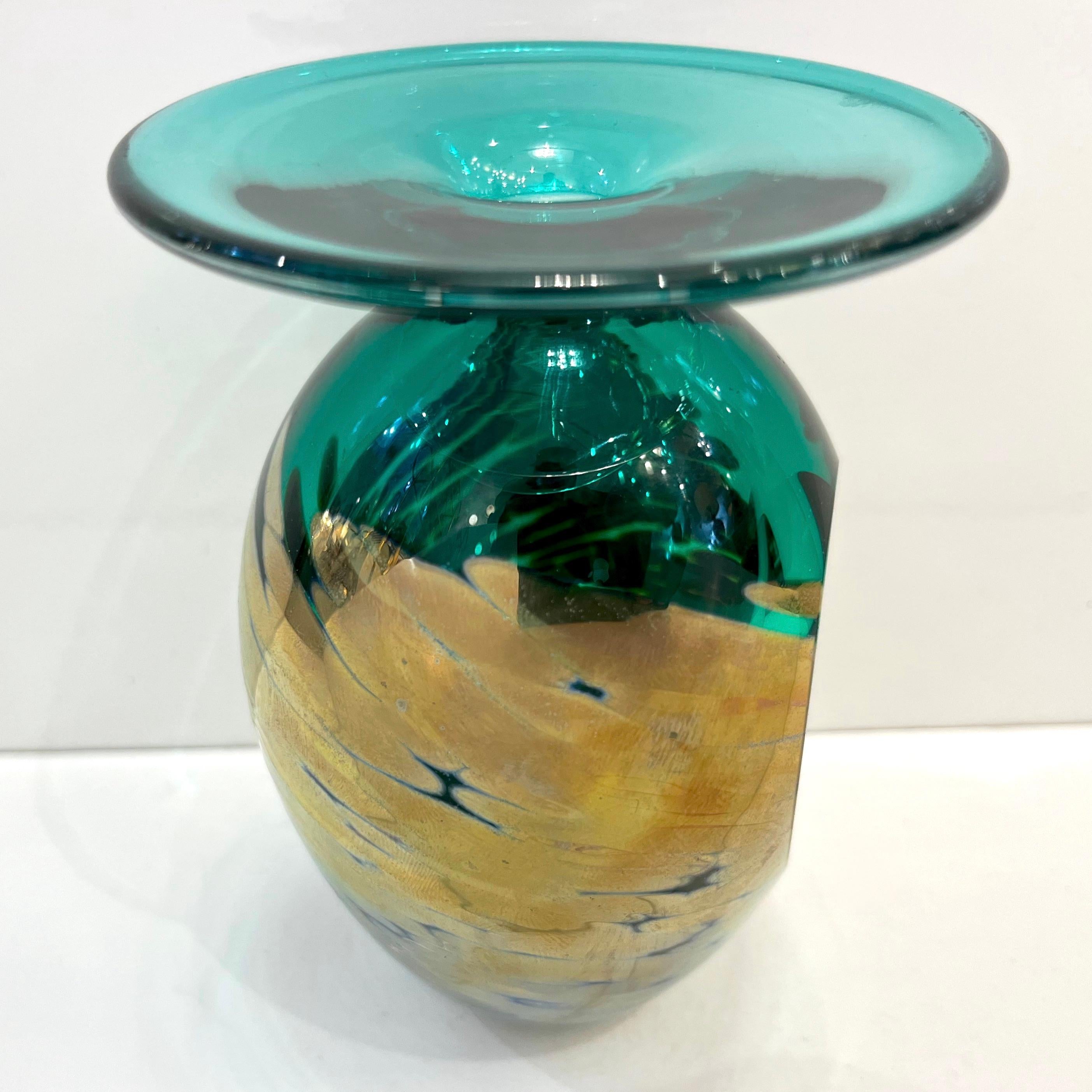 20th Century 1991 Italian Murano Art Glass Green Gold Sommerso Single Flower Oval Vase For Sale