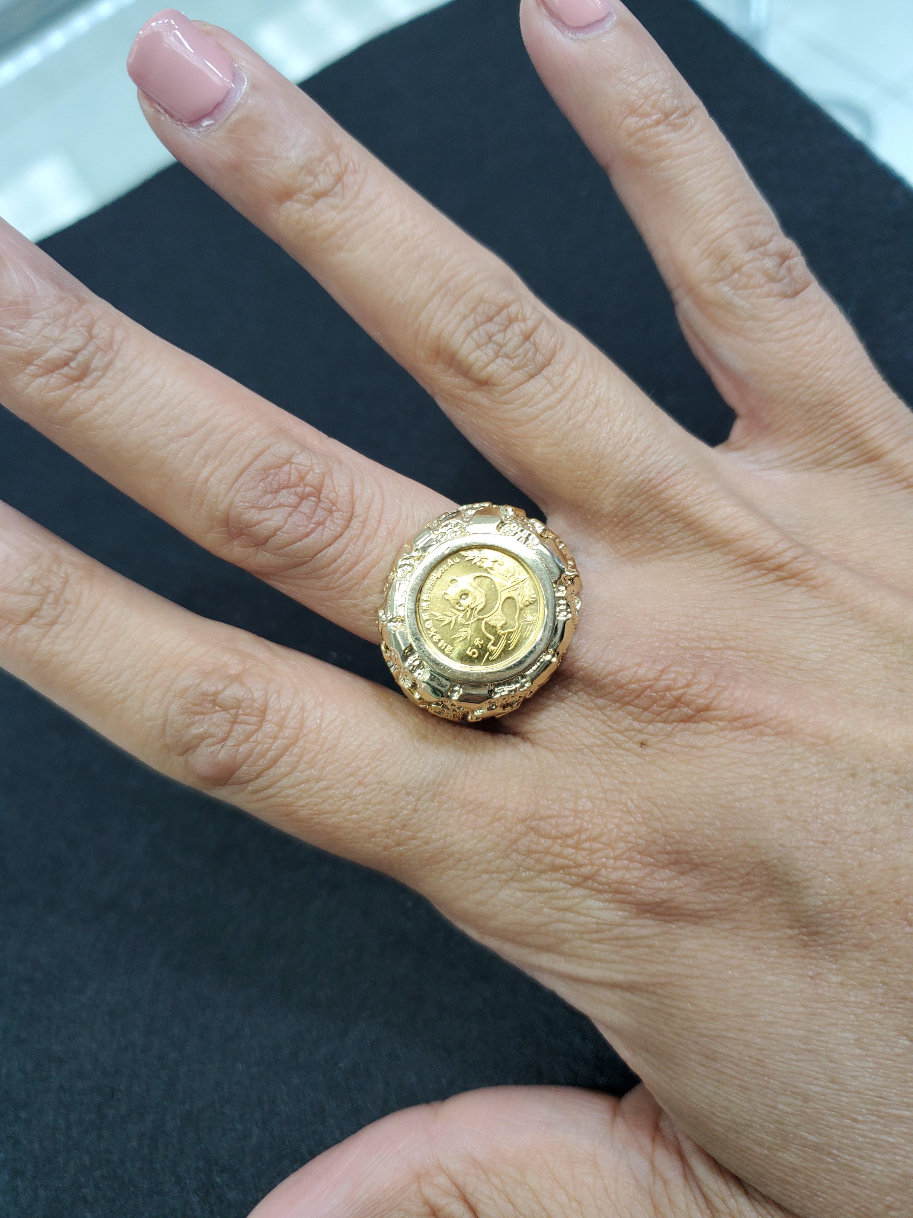 ♥ Informazioni sulle monete ♥

Paese: Cina
Contenuto del metallo: 1/20OZ
Anno: 1991
Denominazione: 5 Yuan Yuan
Purezza: oro .999
Dritto: Punto di riferimento della Cina: il Tempio del Cielo di Pechino
Inverso: Panda che gusta uno spuntino di