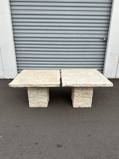 Paire de tables d'appoint postmodernes en marbre et travertin, 1991