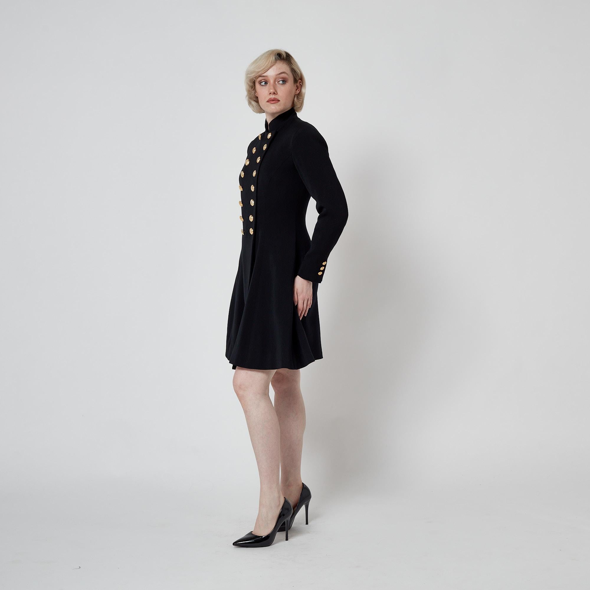 1991 Runway Collection Ralph Lauren Robe manteau à double boutonnage noir en vente 2