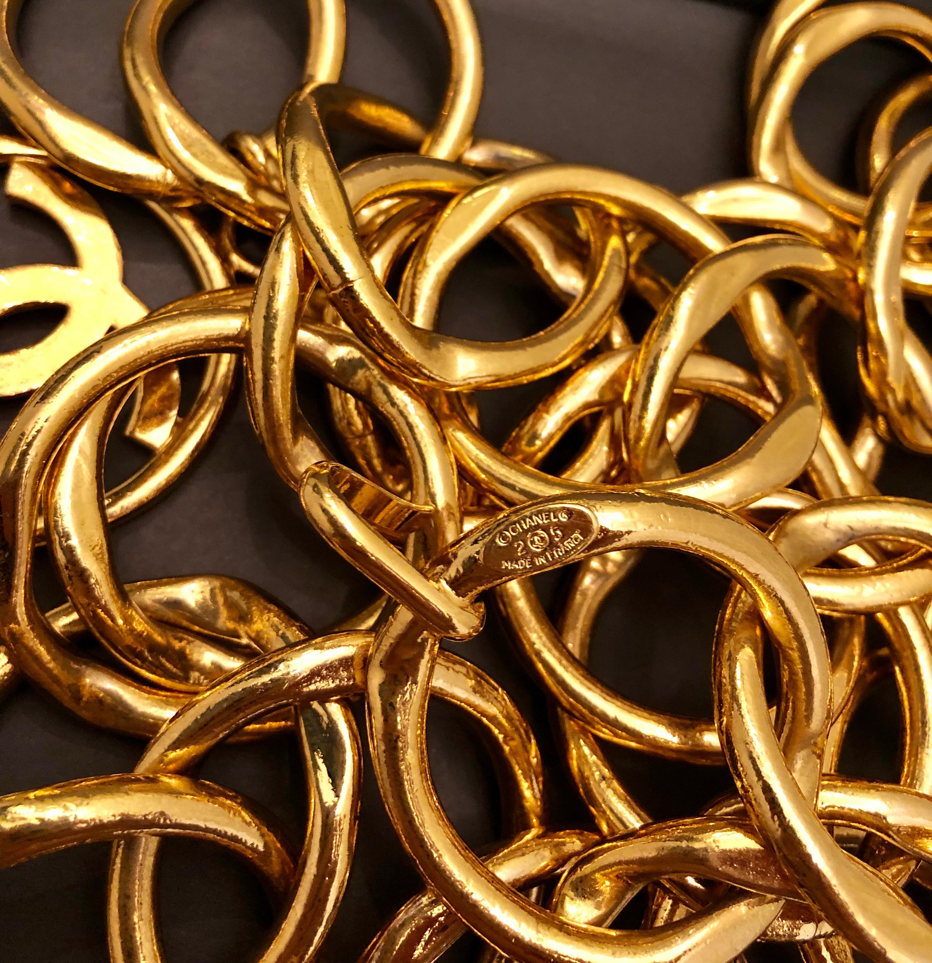 Marron Ceinture Chanel vintage en chaîne dorée massive de 5 cm de diamètre, défilé printemps-été 1991 en vente