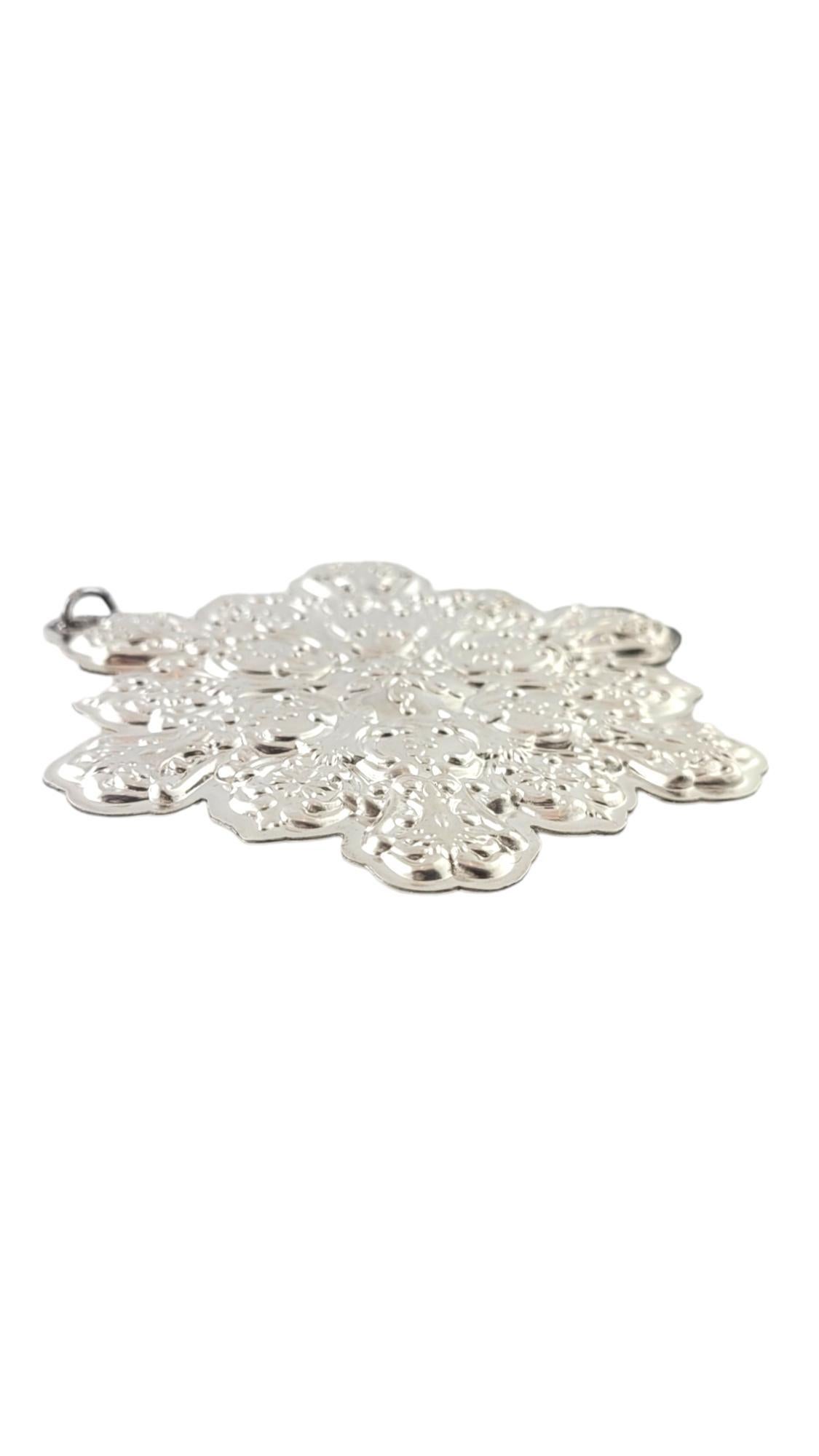 1991 TOWLE Sterling Silver Old Master Snowflake Ornament #17826 In Good Condition In Washington Depot, CT