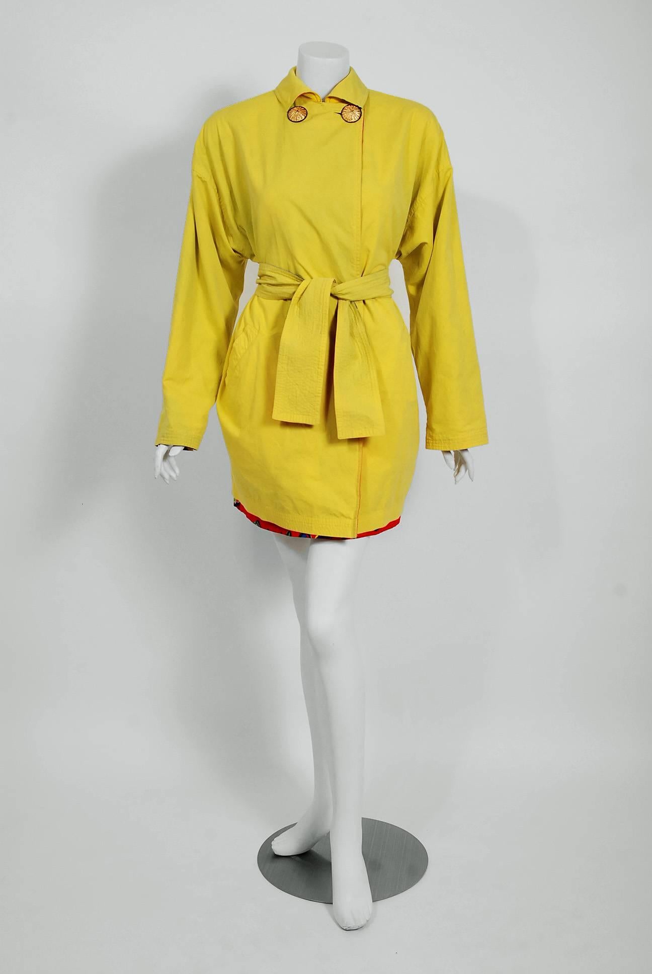 Vintage 1991 Versace Couture Colorful Vogue Print Reversible Belted Trench Coat In Good Condition In Beverly Hills, CA