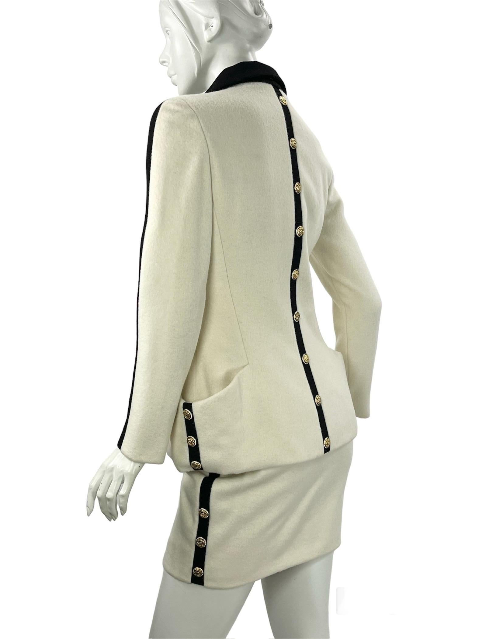 1991 Vintage Laufsteg Atelier Versace Blazer & Rock Anzug getragen von Claudia Schiffer im Zustand „Neu“ im Angebot in Montgomery, TX