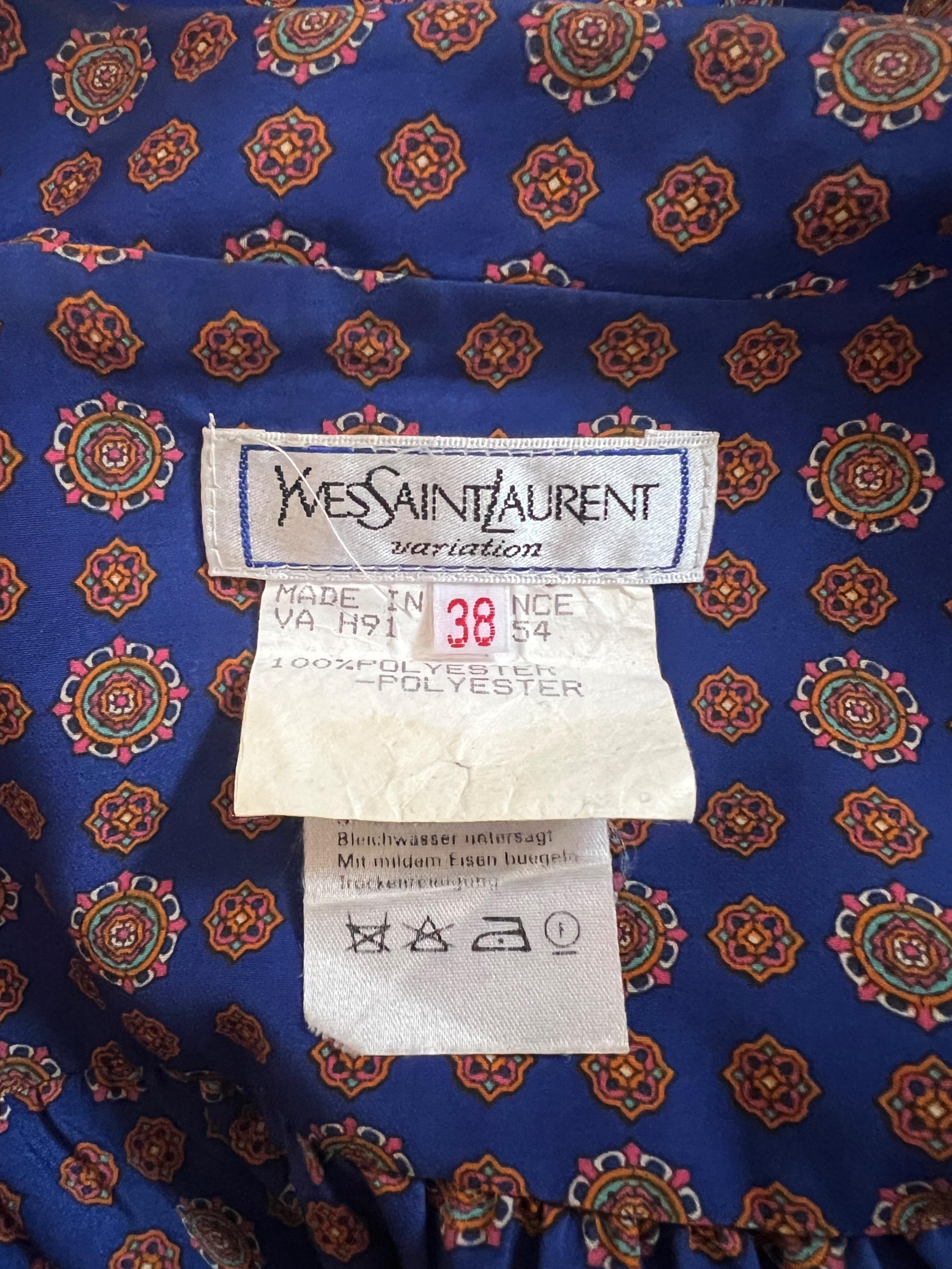1991 Yves Saint Laurent Tudor Rose Print Blouse with Gold Buttons Pour femmes en vente