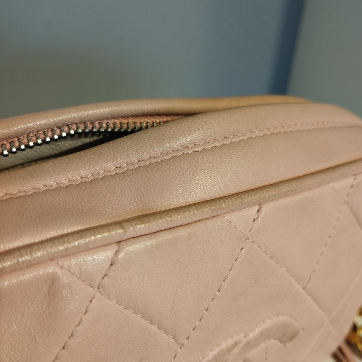 1992/1993 Chanel Rosa Vintage Mini Pochette im Vintage-Stil im Angebot 5