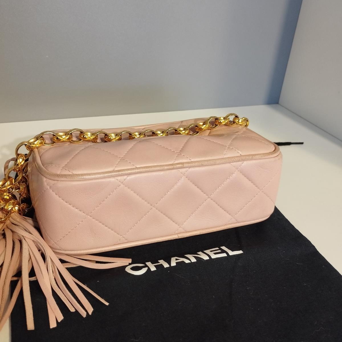 1992/1993 Chanel Rosa Vintage Mini Pochette im Vintage-Stil im Angebot 7
