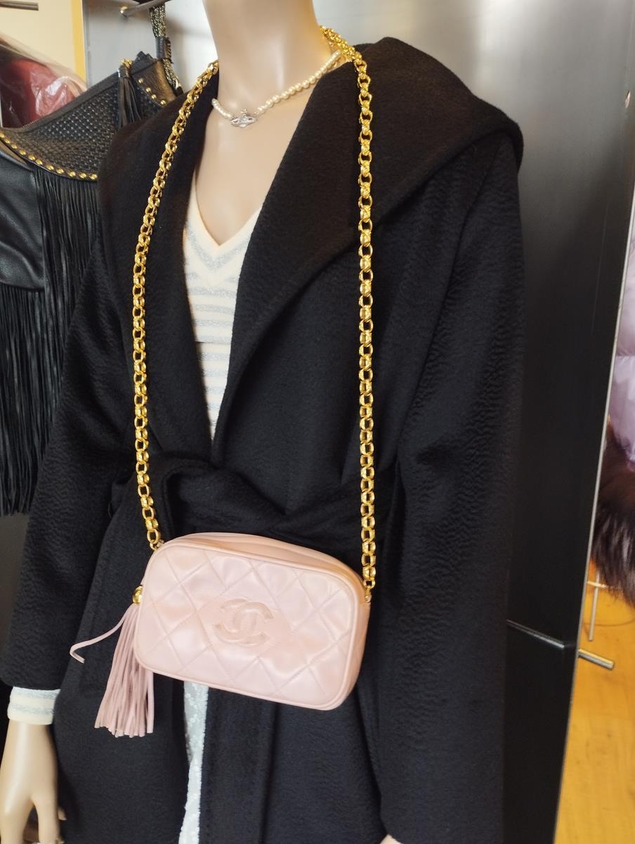 1992/1993 Chanel Rosa Vintage Mini Pochette im Vintage-Stil im Angebot 8