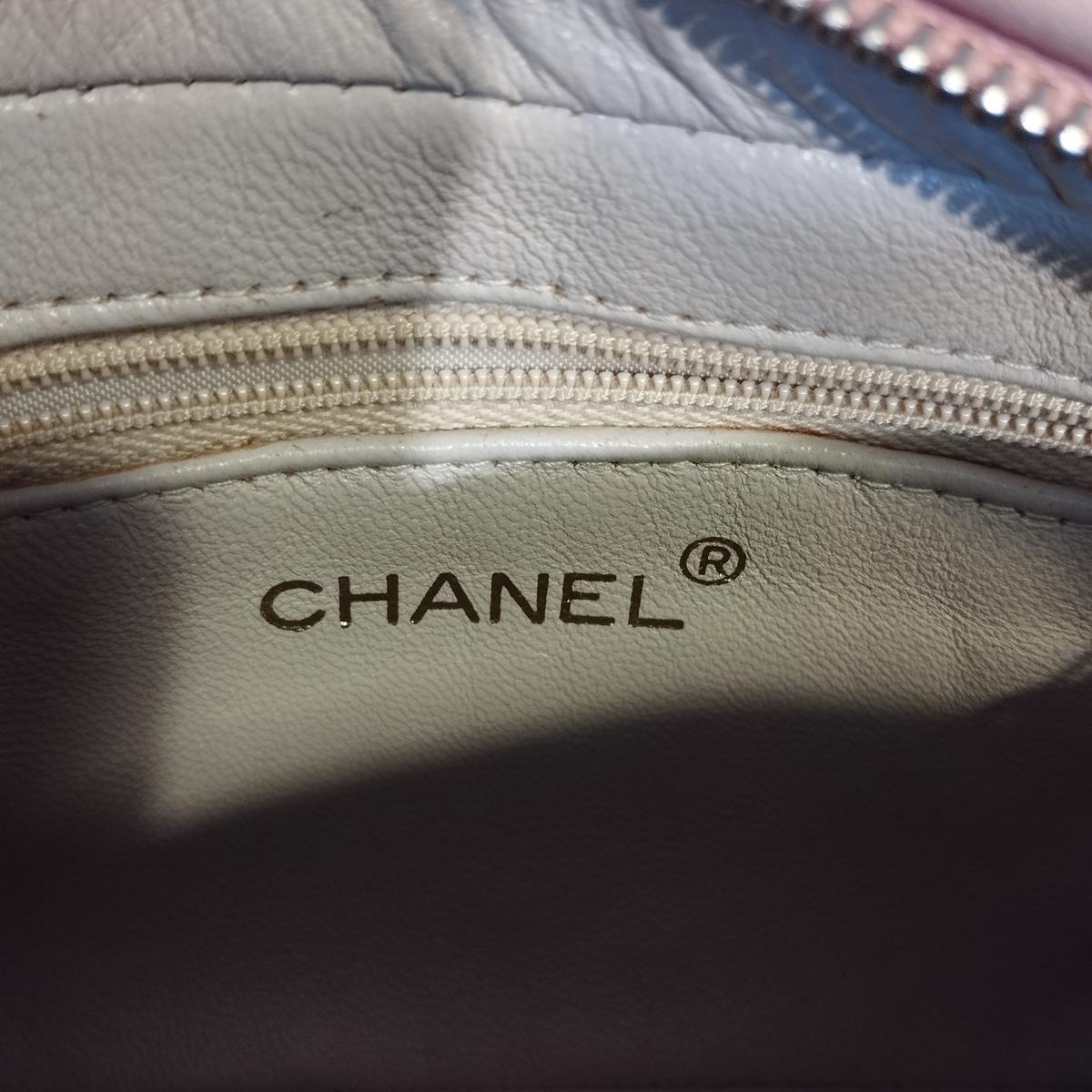 1992/1993 Chanel Rosa Vintage Mini Pochette im Vintage-Stil im Angebot 3