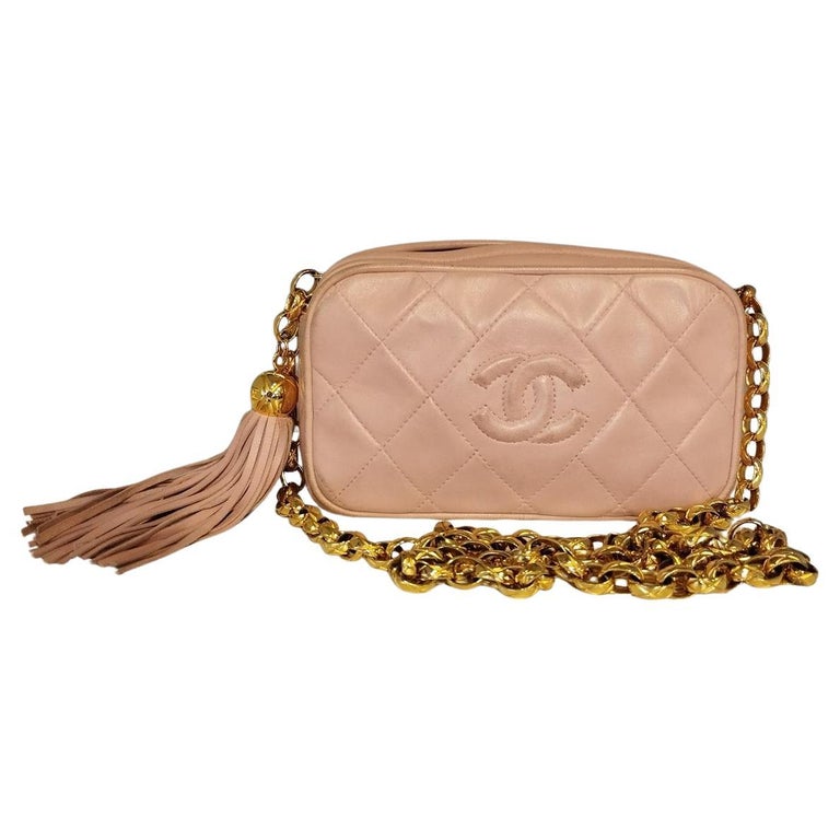 1992/1993 Chanel Pink Vintage Mini Pochette For Sale at 1stDibs