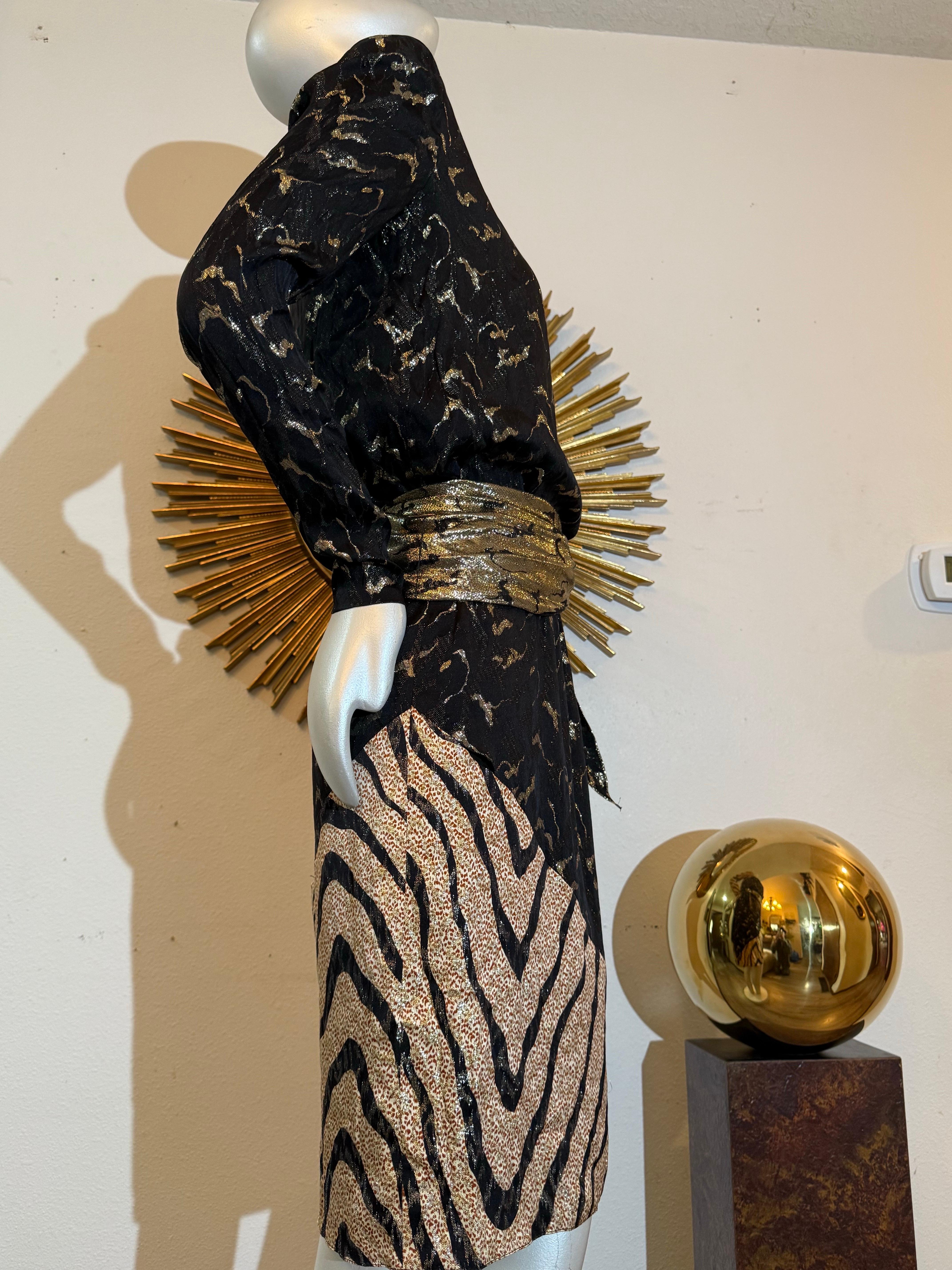 1992 - Bill Blass - Robe de cocktail en soie et lurex à motif animalier avec ceinture en vente 1