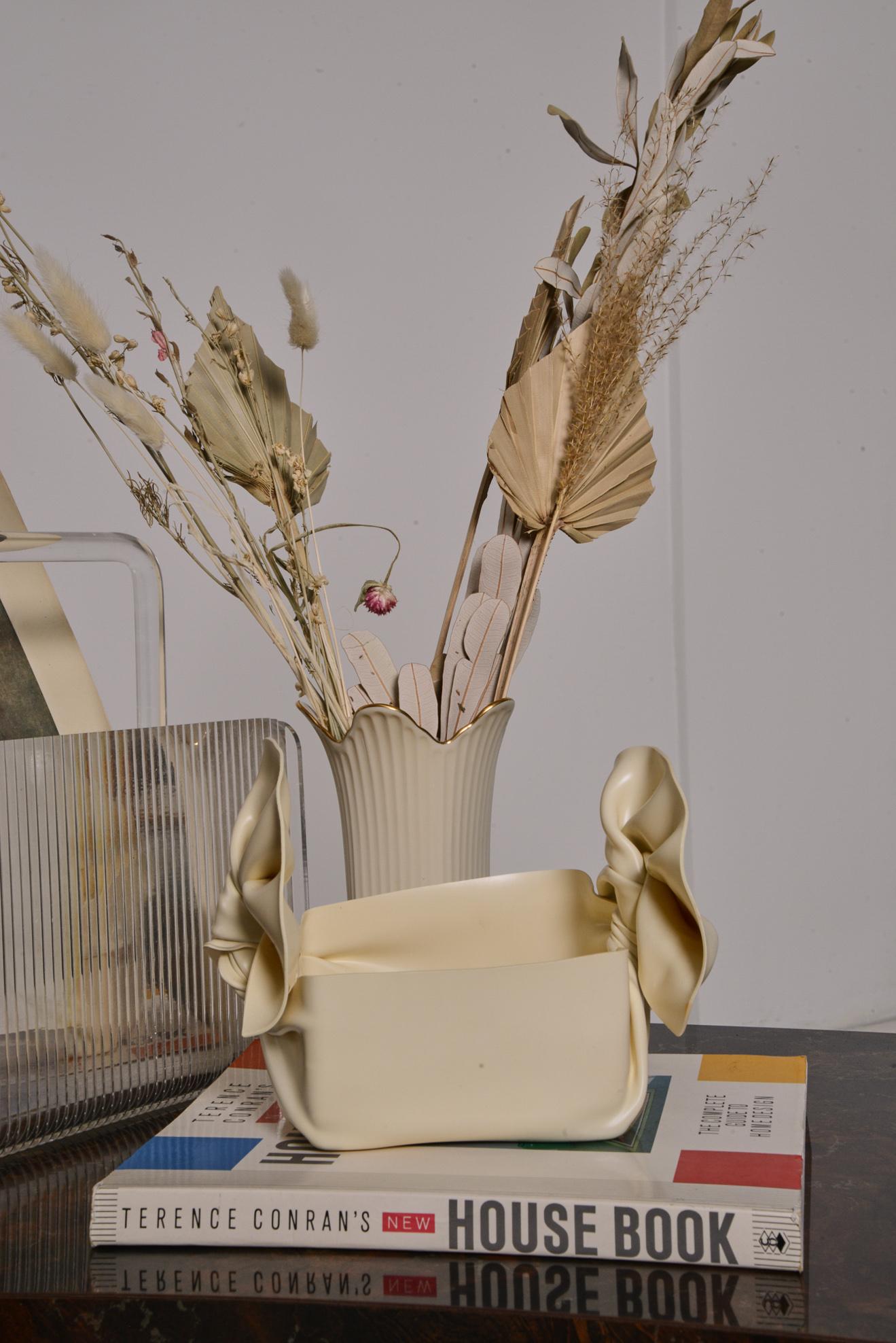 1992 CT Design Creme gedrehte Schleife 1