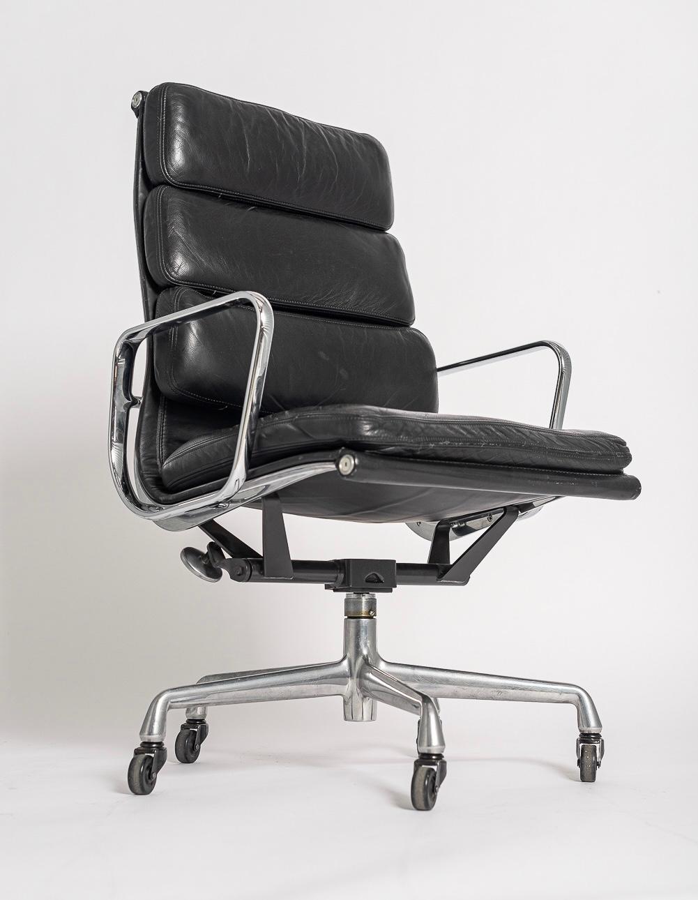 Mid-Century Modern 1992 Eames for Herman Miller Aluminum Group Soft Pad Office Chair