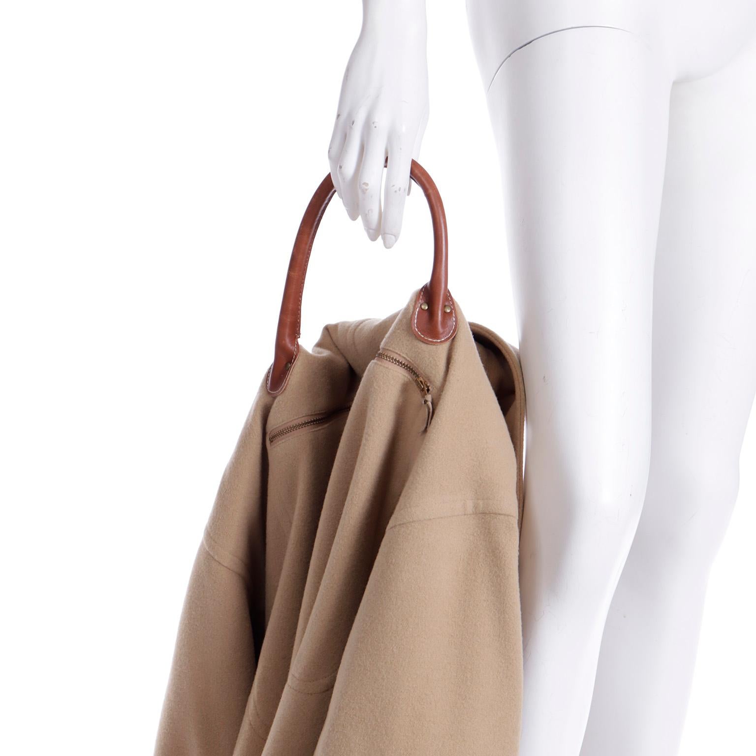 1992 F/W Isaac Mizrahi Cashmere Wool Coat with Leather Carrying Handle & Trim For Sale 6
