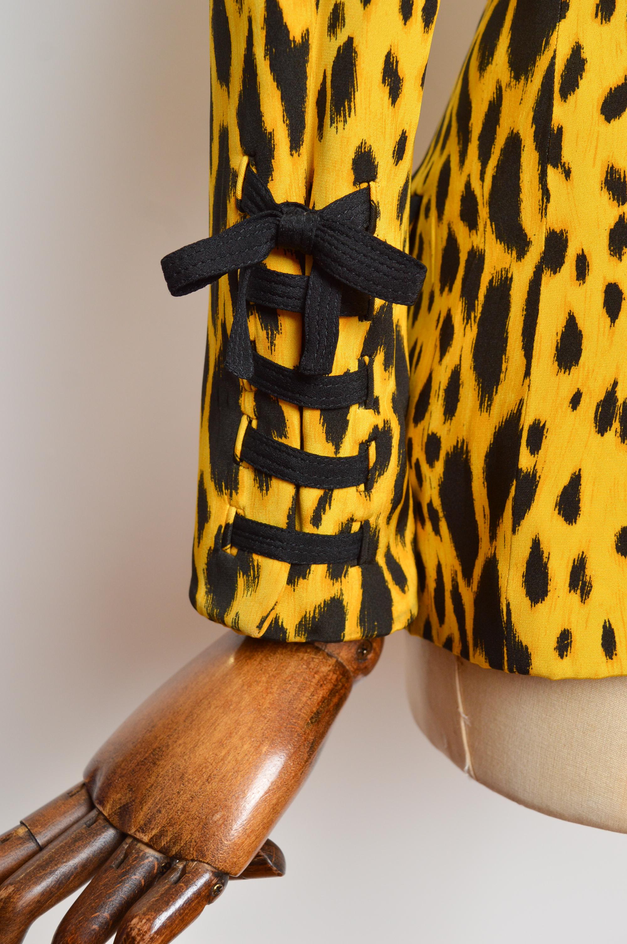 1992 Gianni Versace Couture Leopard Print / Cheetah Blazer - Runway Jacket For Sale 5