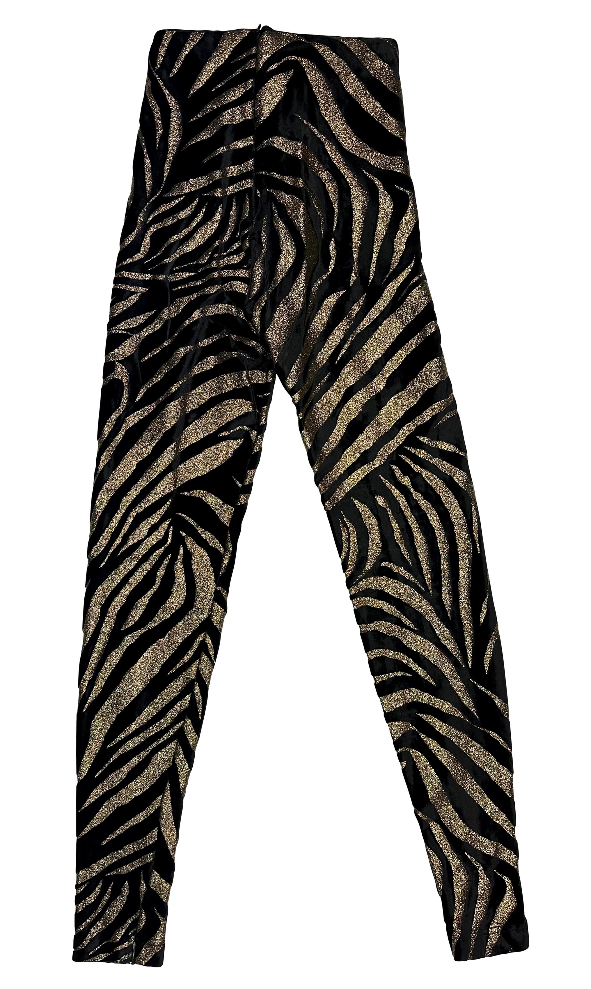 1992 Gianni Versace Gold Glitter Animal Pattern Stretch Black Velvet Leggings In Good Condition For Sale In West Hollywood, CA