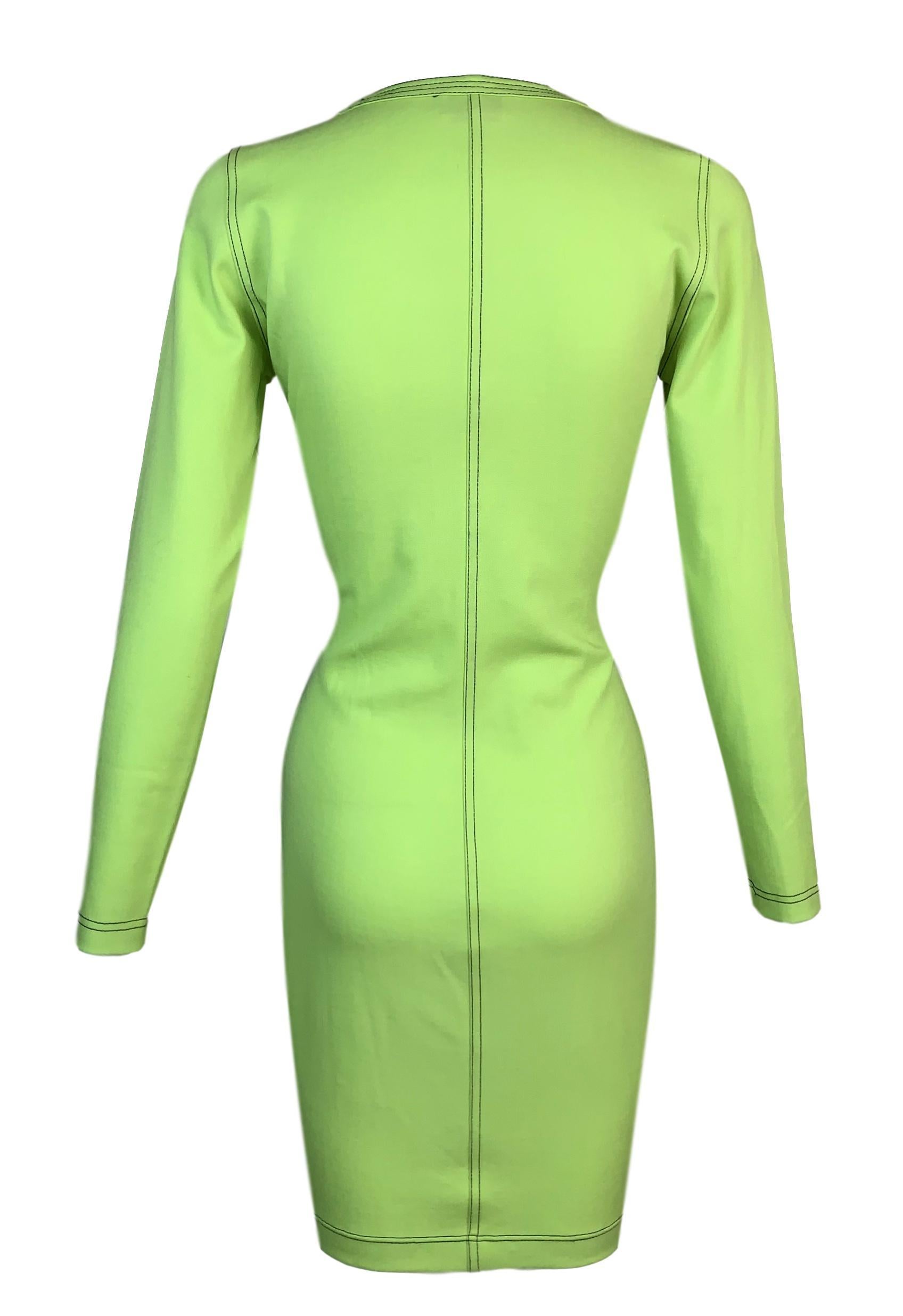 DESIGNER: 1992 Gianni Versace

Please contact for more information and/or photos.

CONDITION: Good- Overall its in excellent condition- 1 extremely faint & tiny mark on a sleeve- nothing others will see but want to mention everything. See last