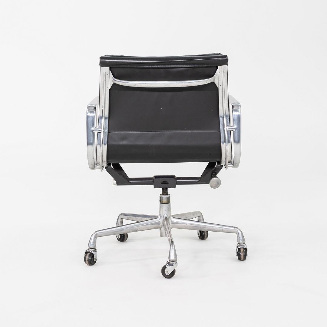 1992 Herman Miller Eames Soft Pad Management Desk Chair in Black Leather For Sale 3
