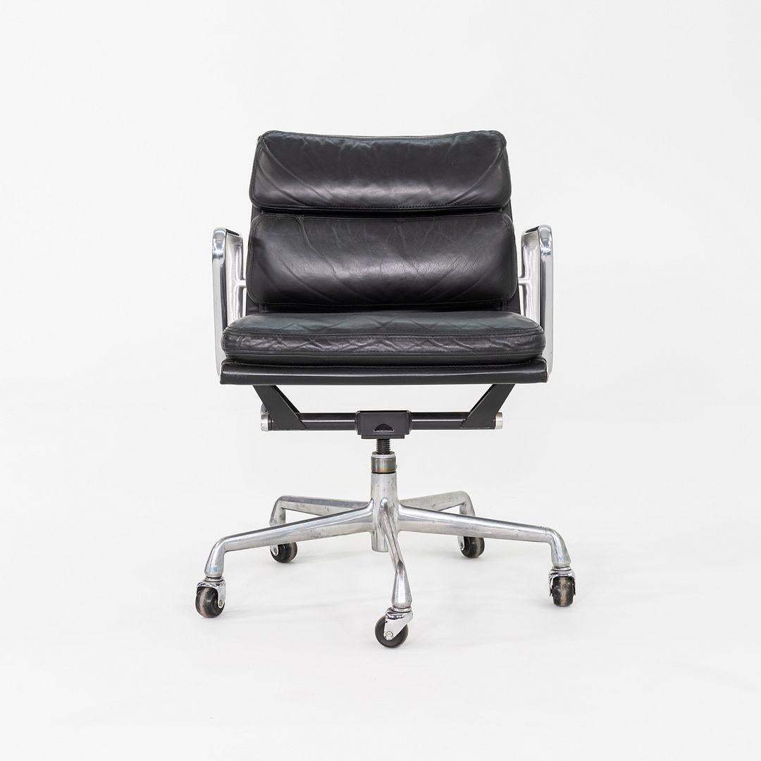 1992 Herman Miller Eames Soft Pad Management Desk Chair in Black Leather In Good Condition For Sale In Philadelphia, PA