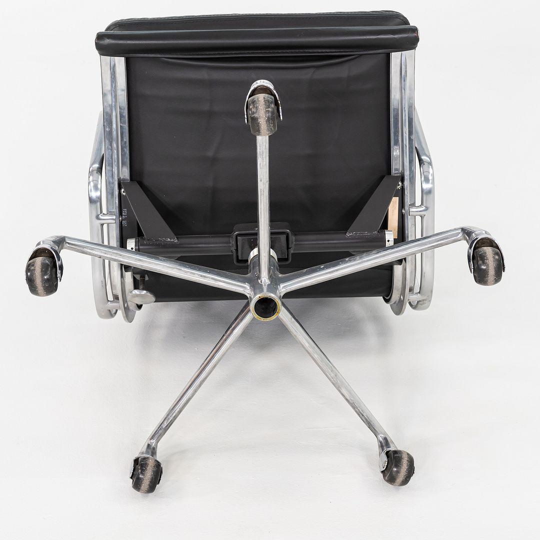 Aluminum 1992 Herman Miller Eames Soft Pad Management Desk Chair in Black Leather For Sale