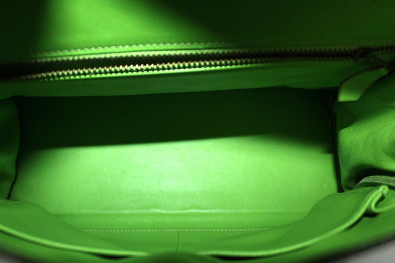 Kelly 25 leather handbag Hermès Green in Leather - 23870284