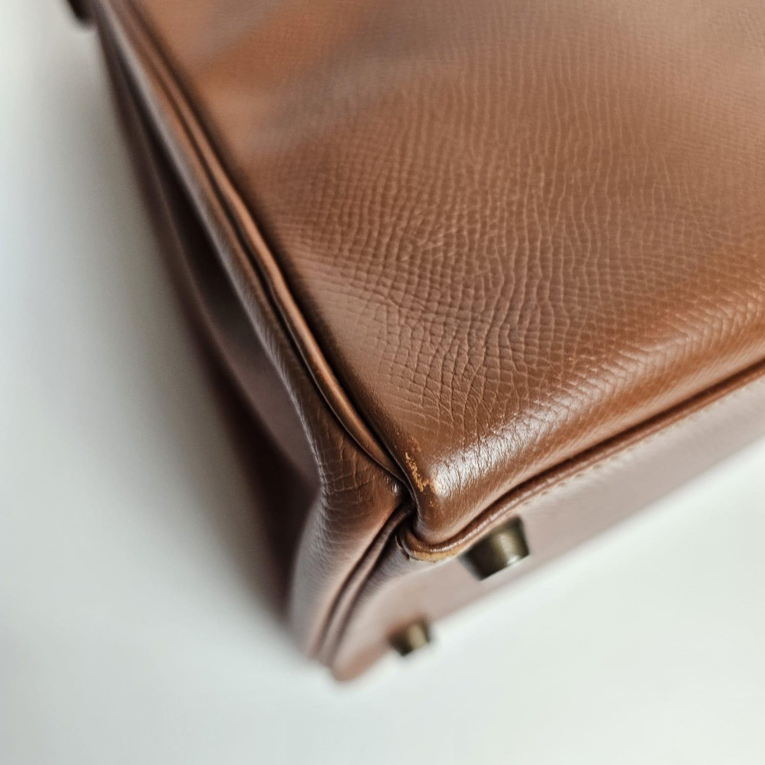 1992 Sac Kelly 28 en cuir Noisette Lisse d'Hermès en vente 9
